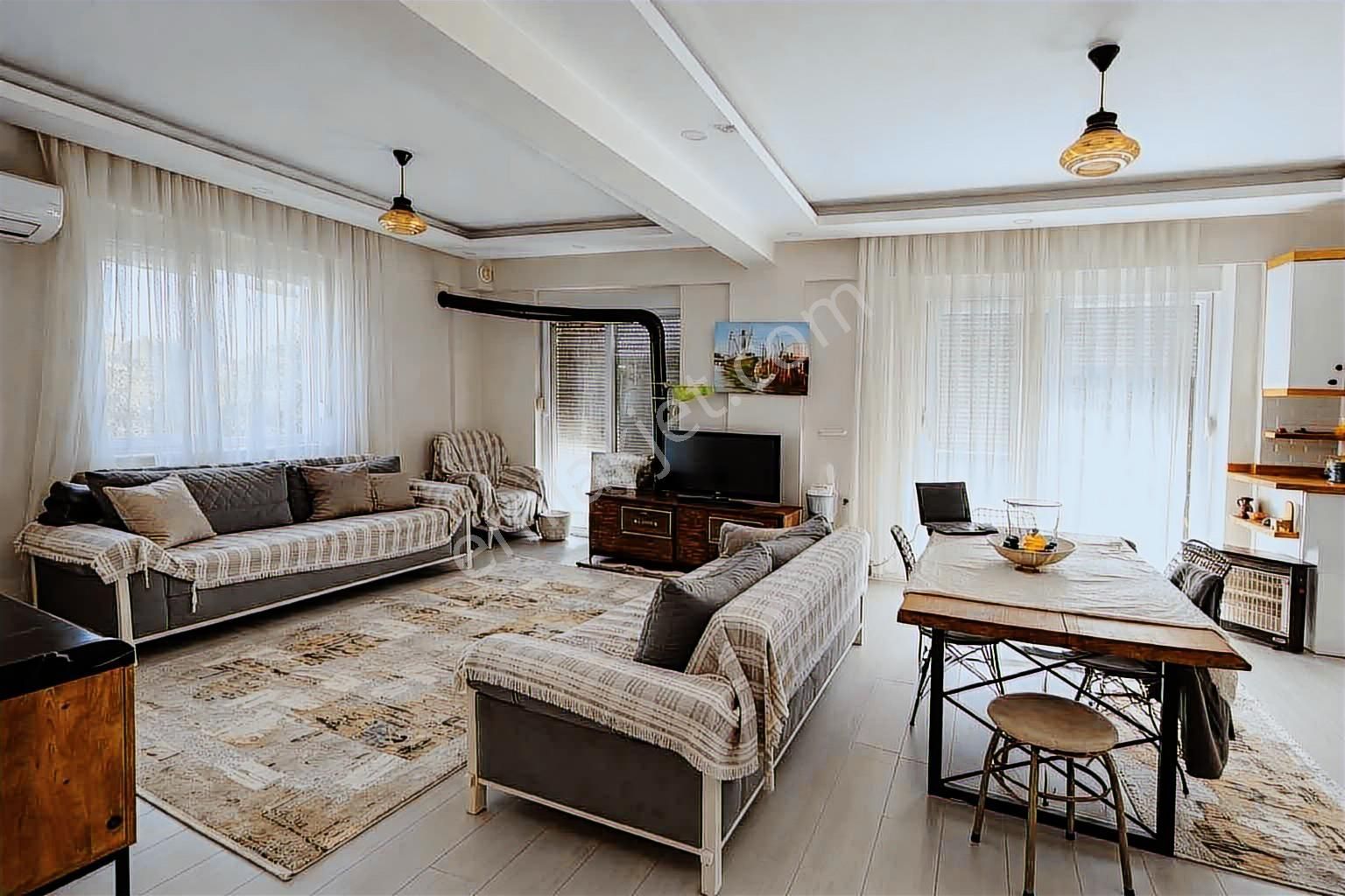 Döşemealtı Düzlerçamında Ormanla İç İçe 3+1 Villa - Görsel 3