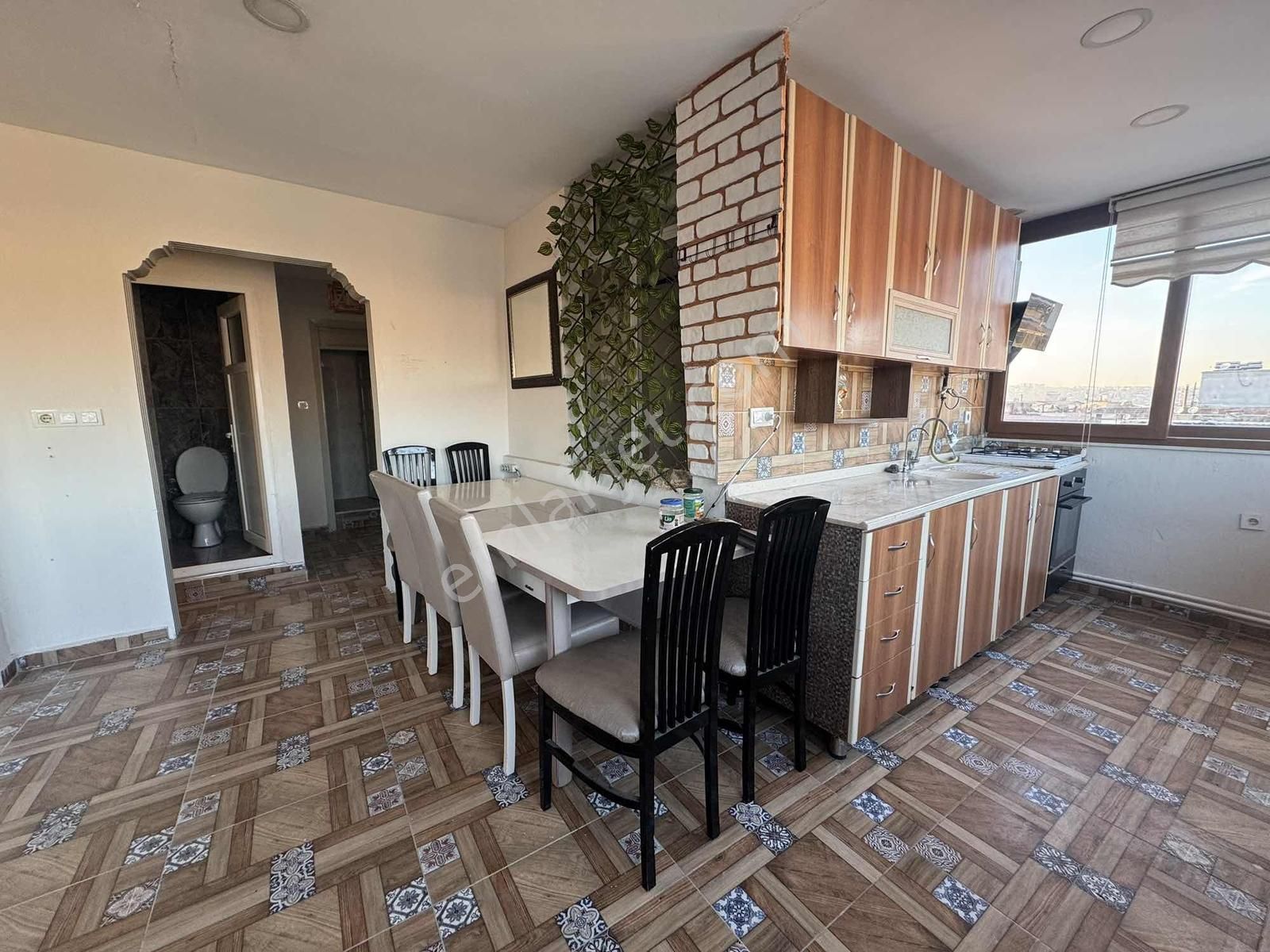 Buca Yeşilbağlar Mah. Cadde Üzeri 2+1 85 M2. D.gazlı Klimalı