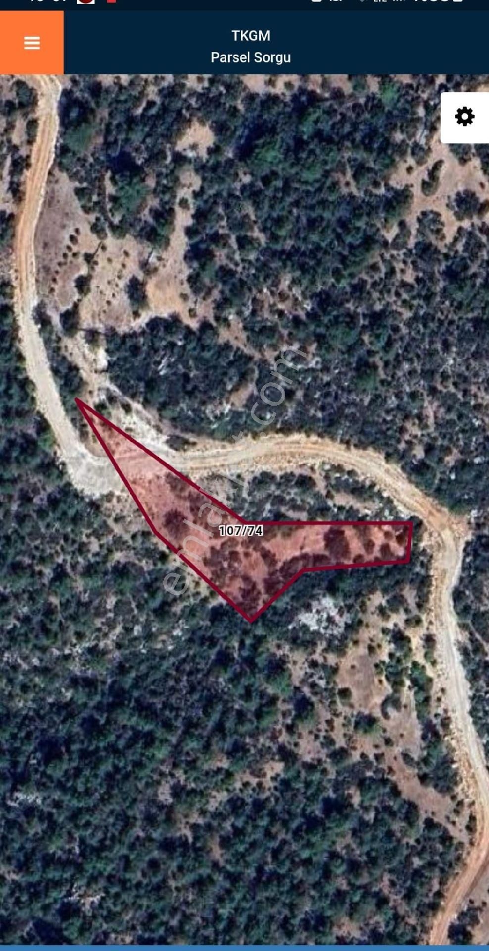 Gülnar Yassıbağ İçinde Ceviz Zeytin Badem Elektrik Su Problemi Olmayan Yola Sıfır Satılık Tarla