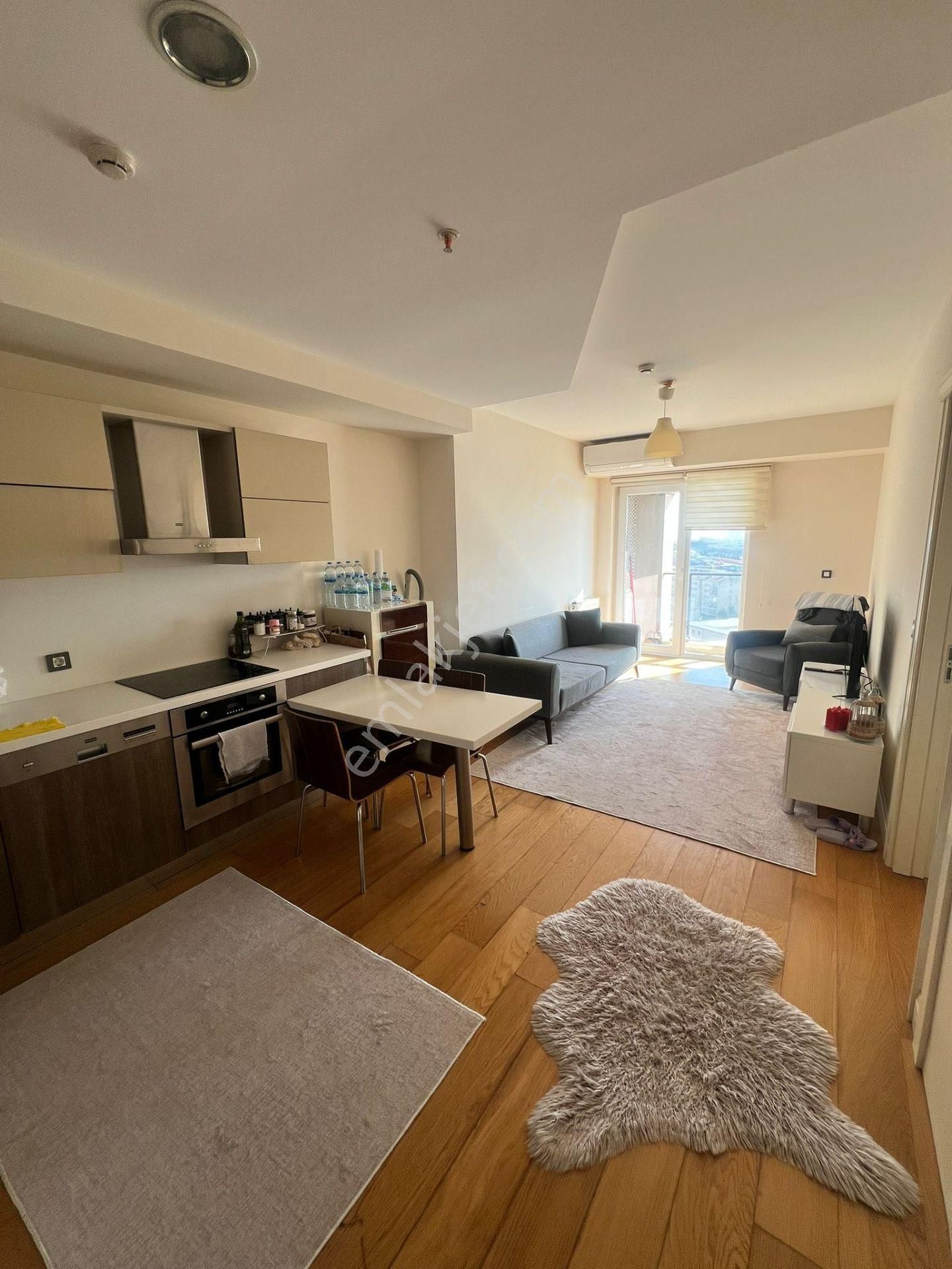 Sahibinden Venezia 1+1 Balkonlu Şehir Manzaralı Eşyalı Satılık