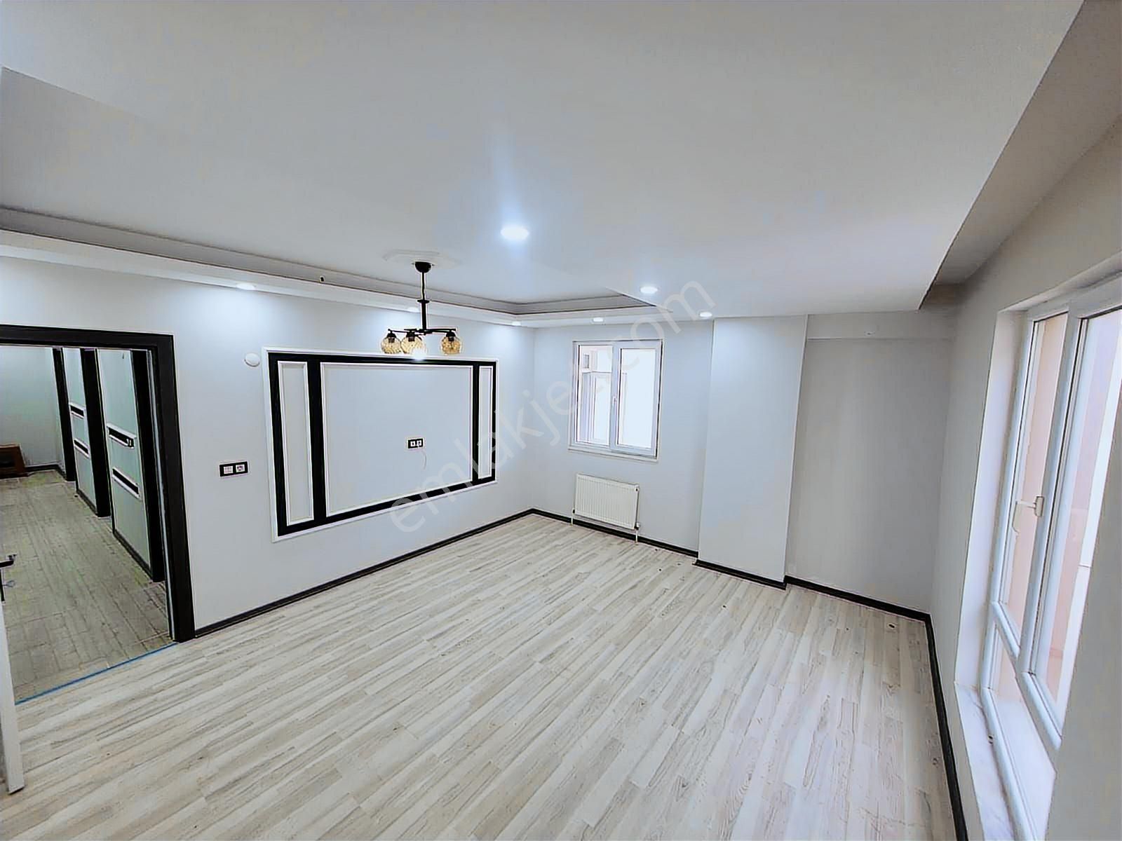 Kapaklı İstiklal Caddesi Dibinde 3+1 Tamamı Ön Cephe - Görsel 14