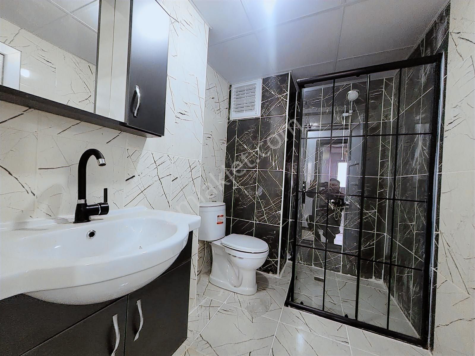 Kapaklı İstiklal Caddesi Dibinde 3+1 Tamamı Ön Cephe - Görsel 13