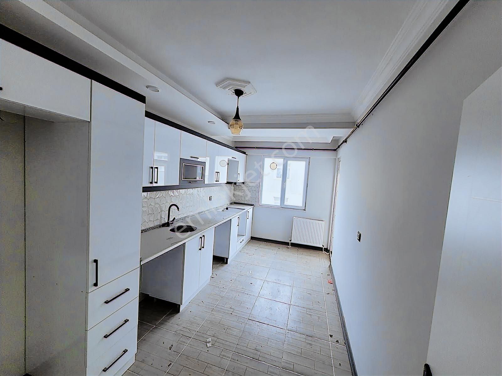 Kapaklı İstiklal Caddesi Dibinde 3+1 Tamamı Ön Cephe - Görsel 2