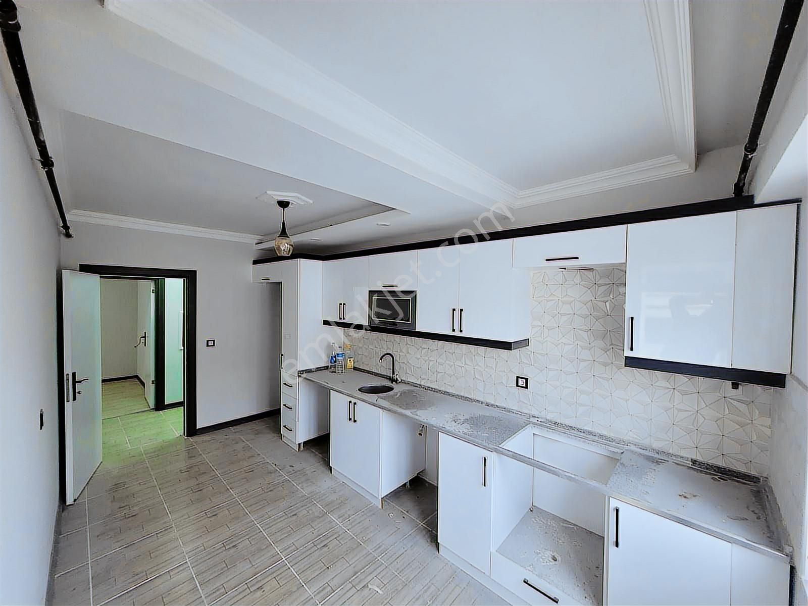 Kapaklı İstiklal Caddesi Dibinde 3+1 Tamamı Ön Cephe - Görsel 10