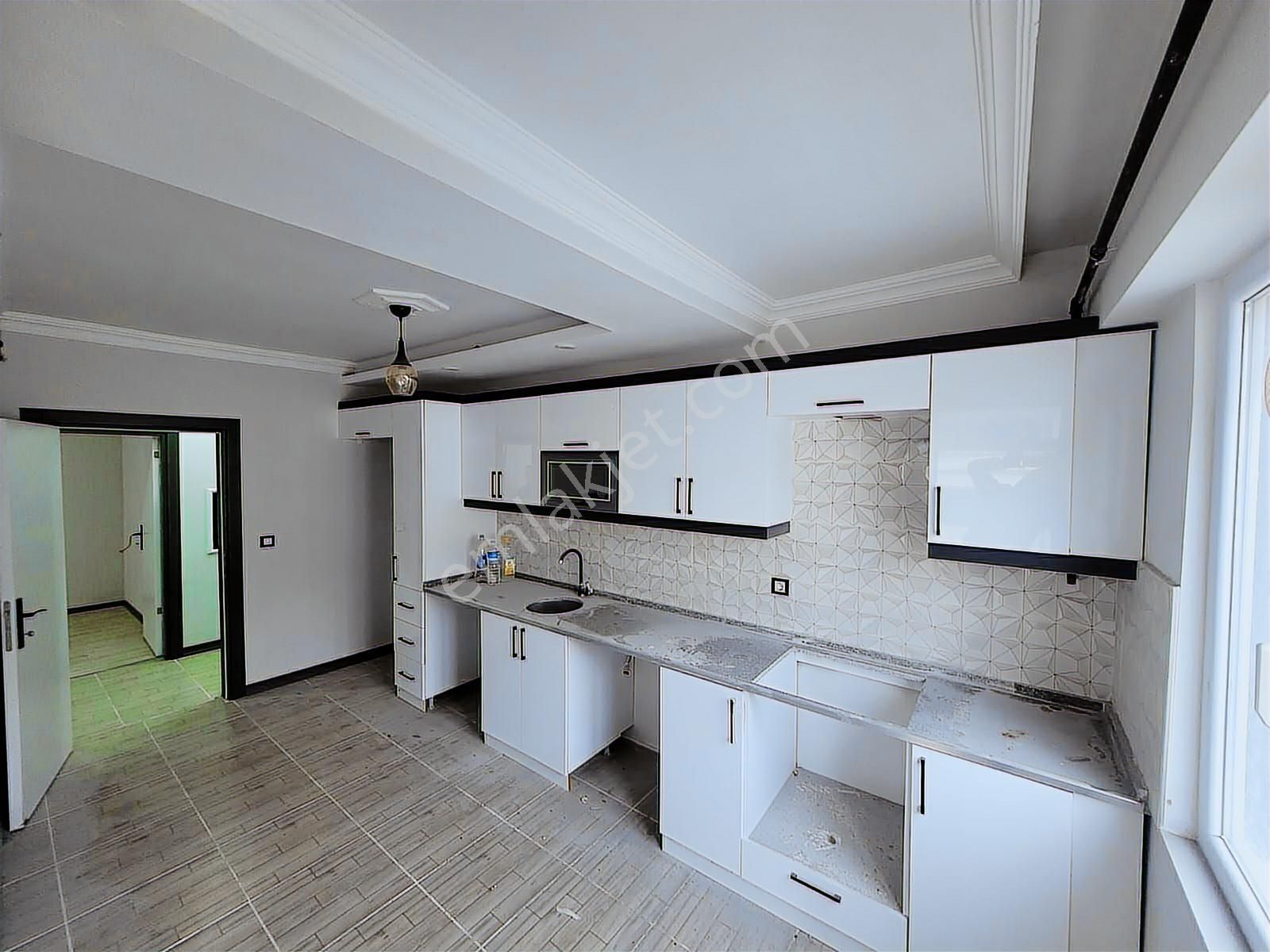 Kapaklı İstiklal Caddesi Dibinde 3+1 Tamamı Ön Cephe - Görsel 7