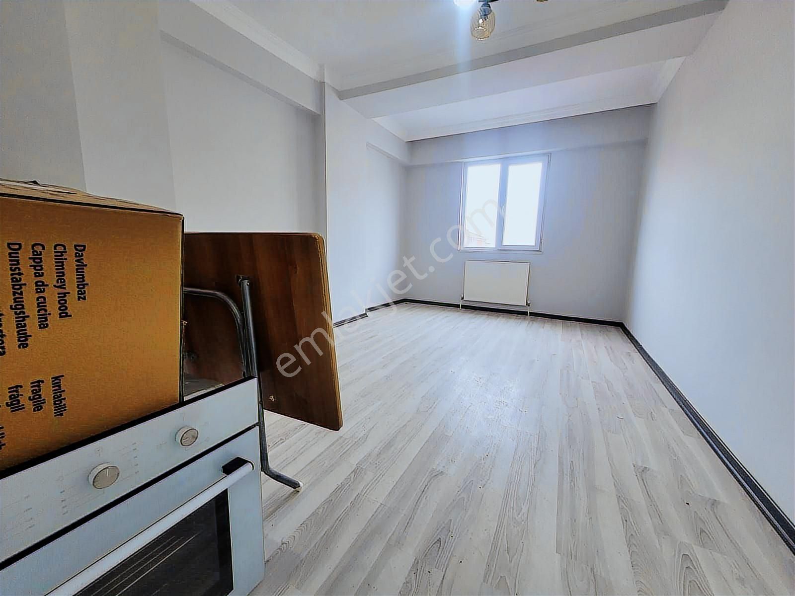 Kapaklı İstiklal Caddesi Dibinde 3+1 Tamamı Ön Cephe - Görsel 17