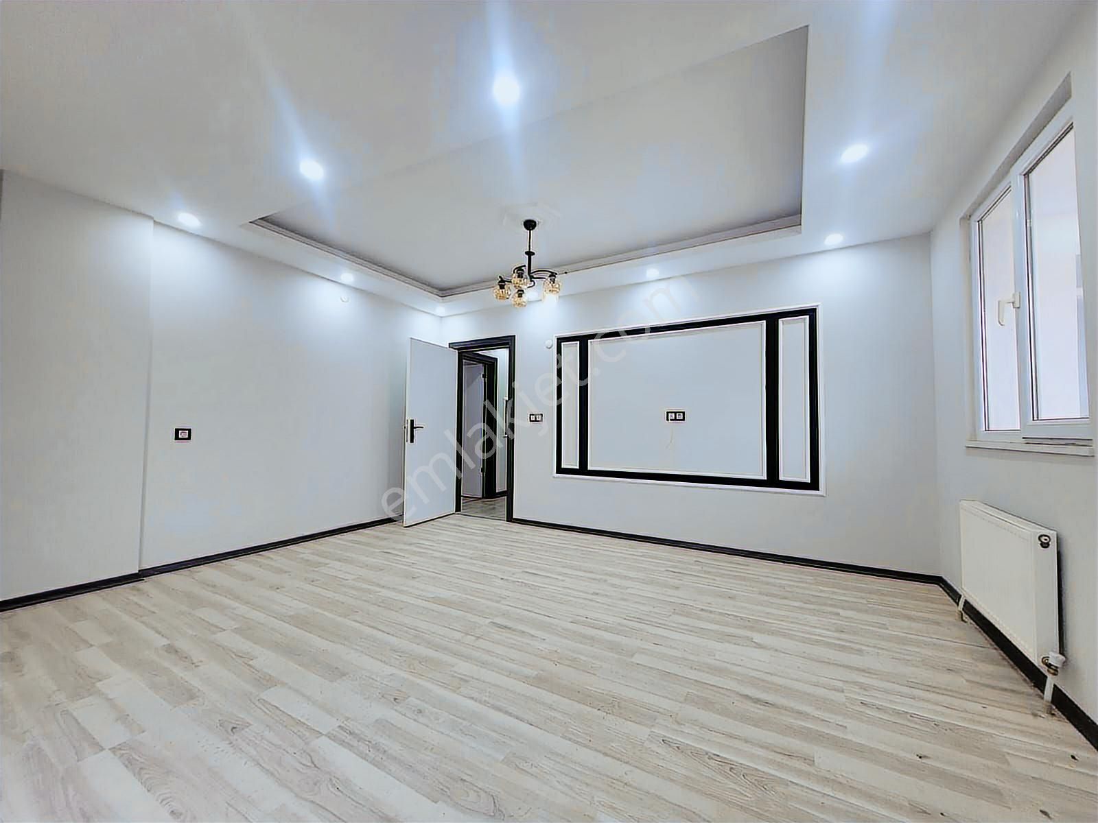 Kapaklı İstiklal Caddesi Dibinde 3+1 Tamamı Ön Cephe - Görsel 20