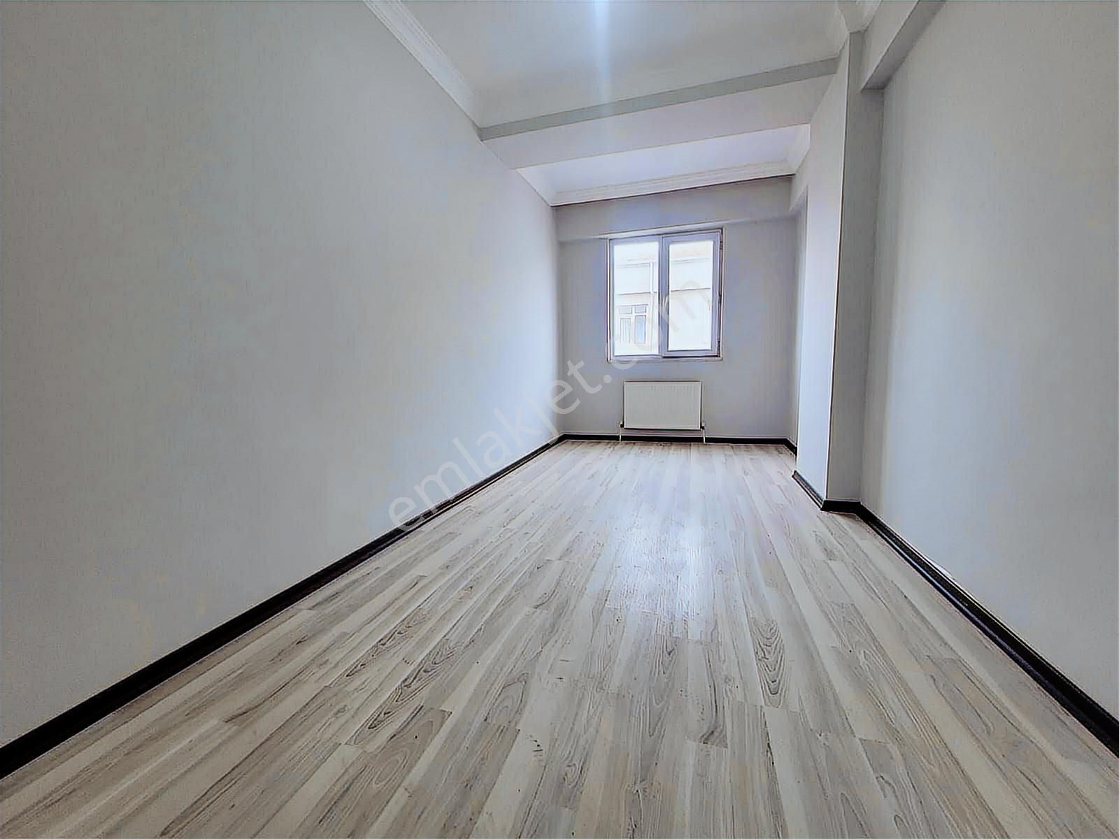 Kapaklı İstiklal Caddesi Dibinde 3+1 Tamamı Ön Cephe - Görsel 16