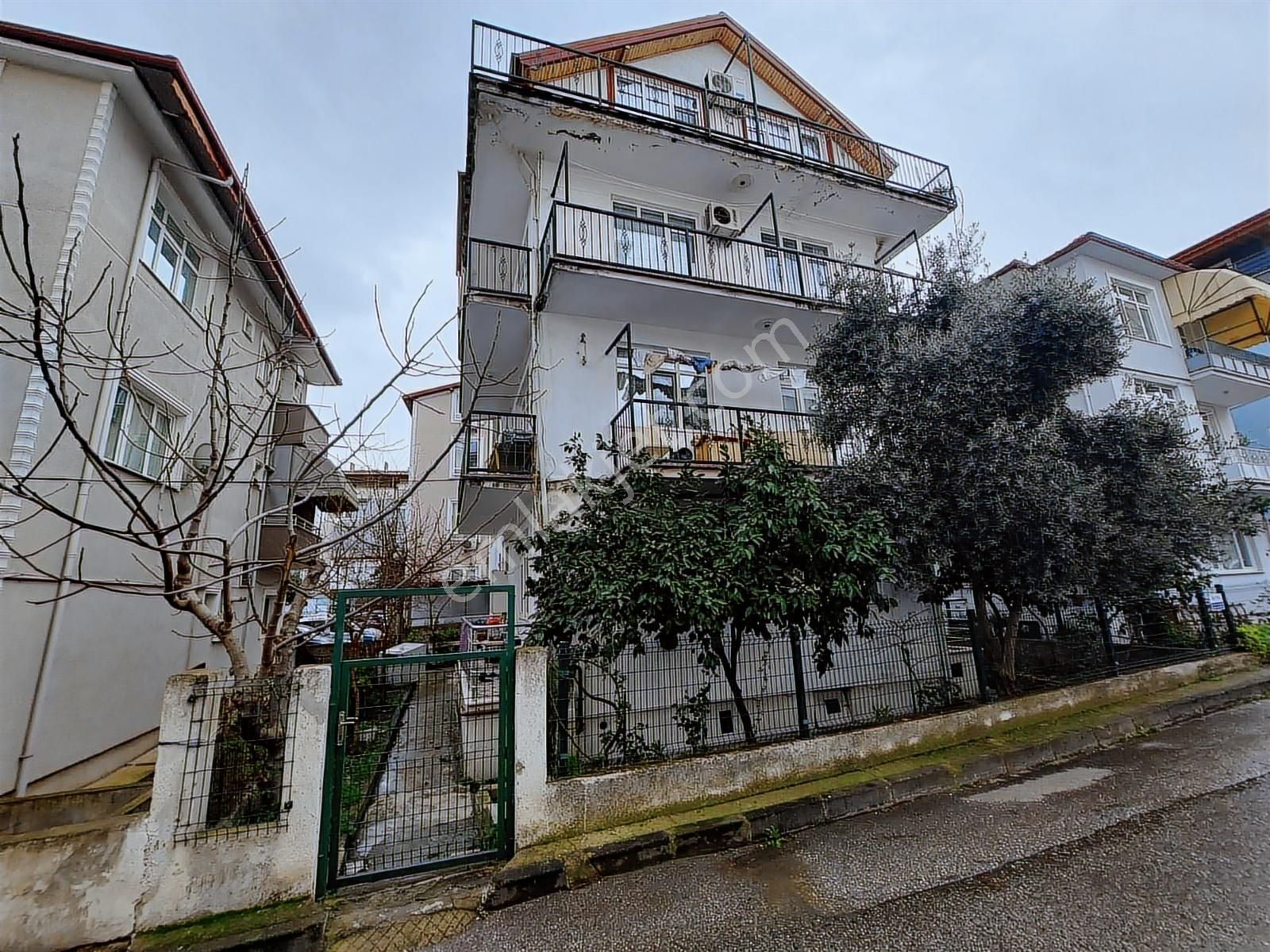 Lidya'dan Gölcük Mrkz'de Yüksek Kira Getirili Satılık Bina &arsa - Görsel 10