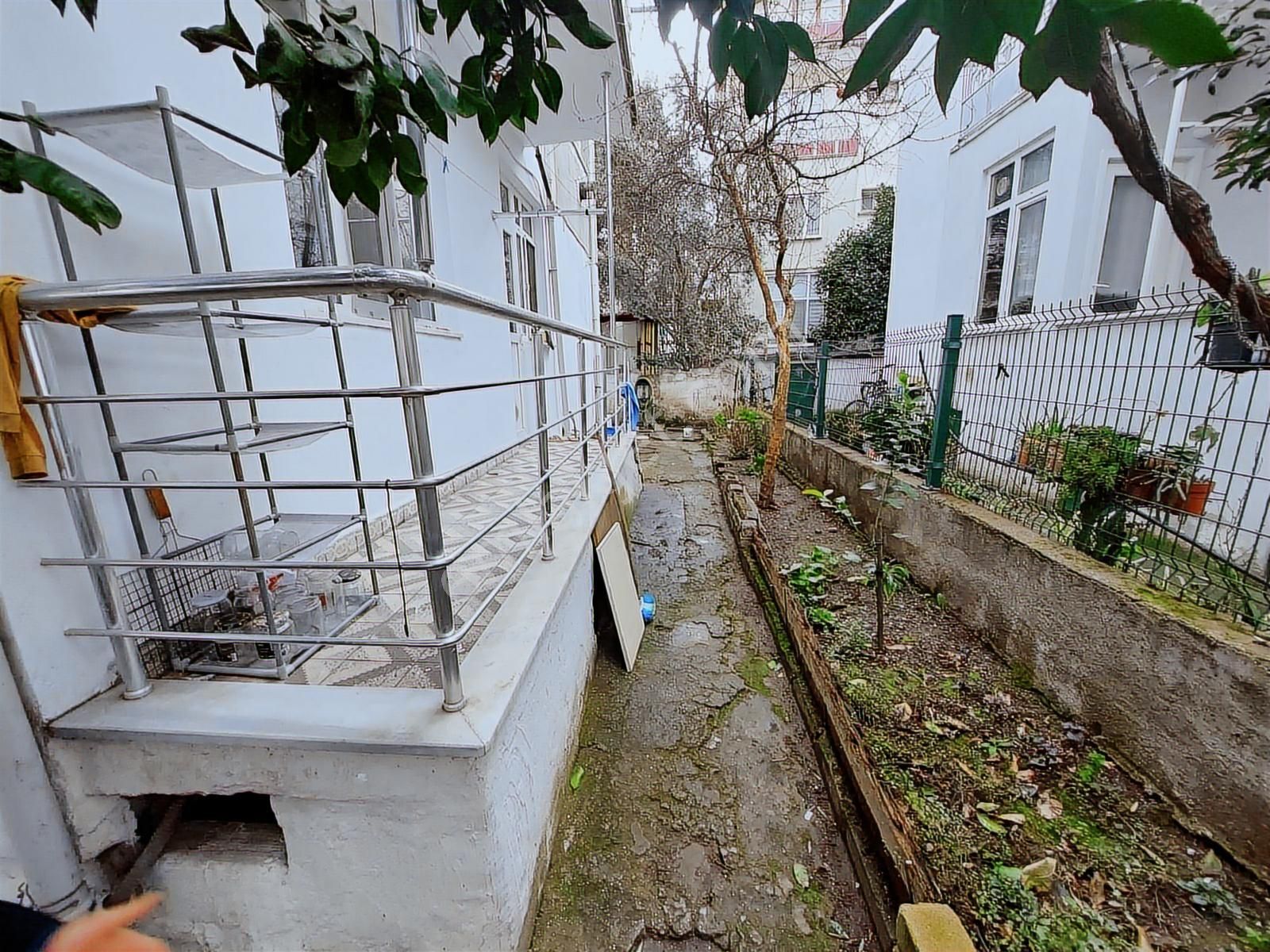 Lidya'dan Gölcük Mrkz'de Yüksek Kira Getirili Satılık Bina &arsa - Görsel 11