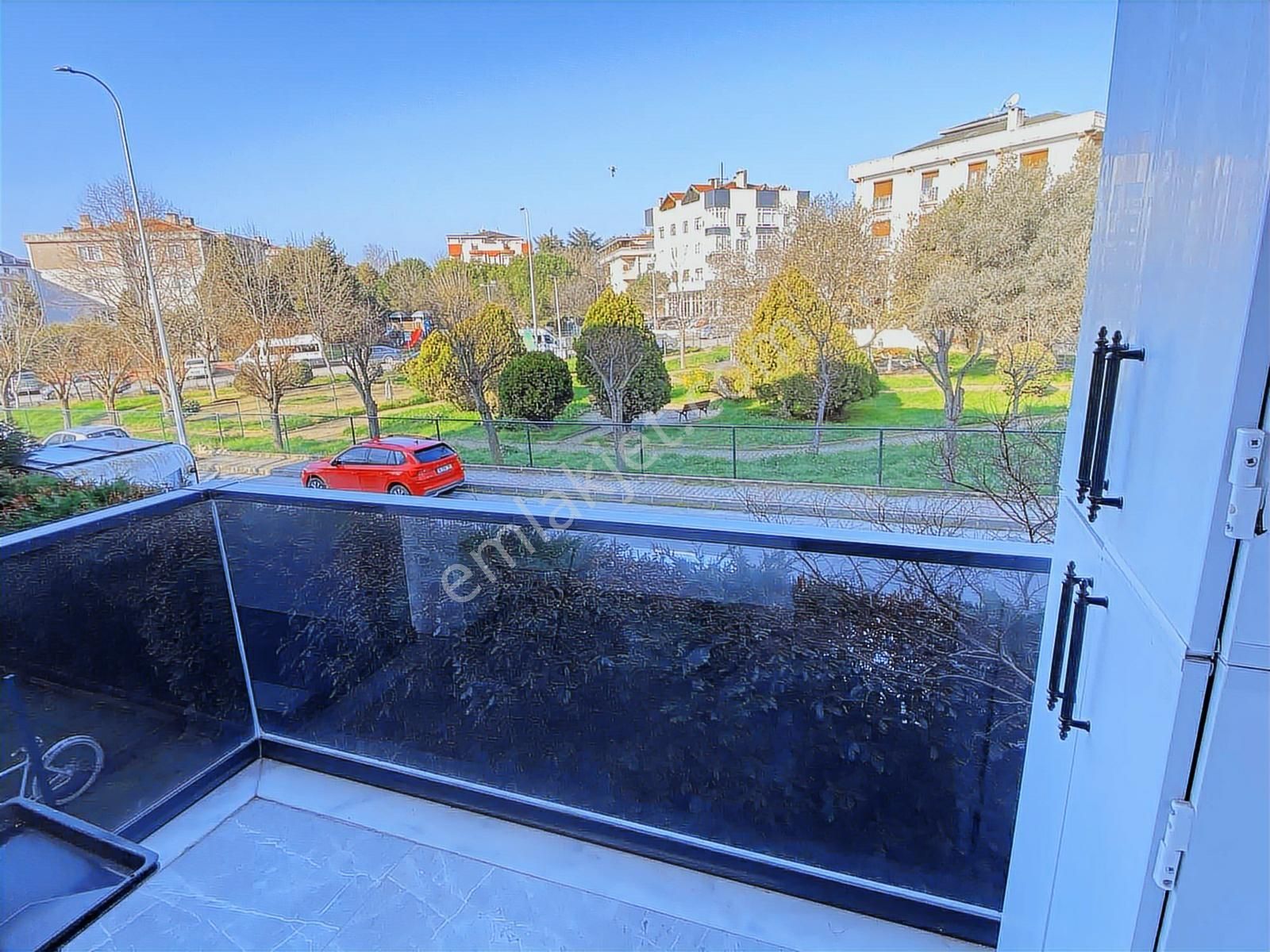 Tuzla Sahilde Site İçi 3+1 Cephesi Açık Kiralık Daire - Görsel 2