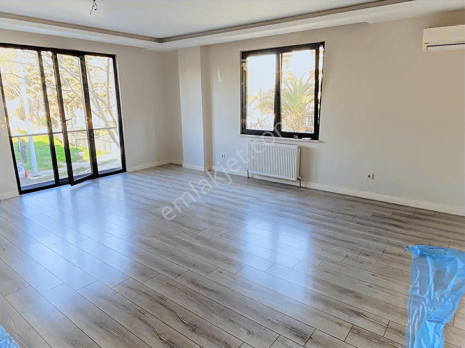 Tuzla Sahilde Site İçi 3+1 Cephesi Açık Kiralık Daire