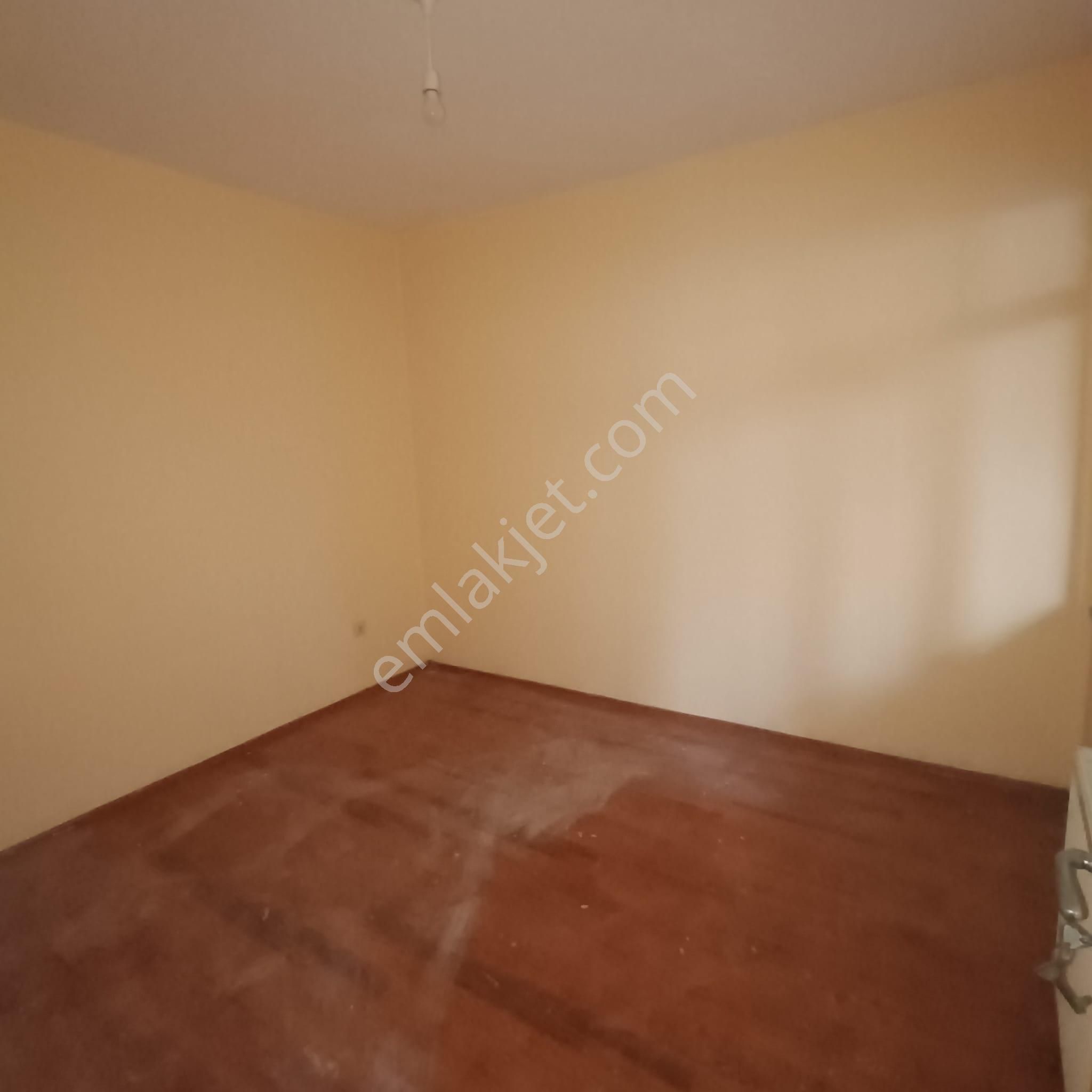 Bayrampaşa Orta Mahalle’de Metroya Yakın, Masrafsız 2+1 Aile Dairesi - Görsel 9