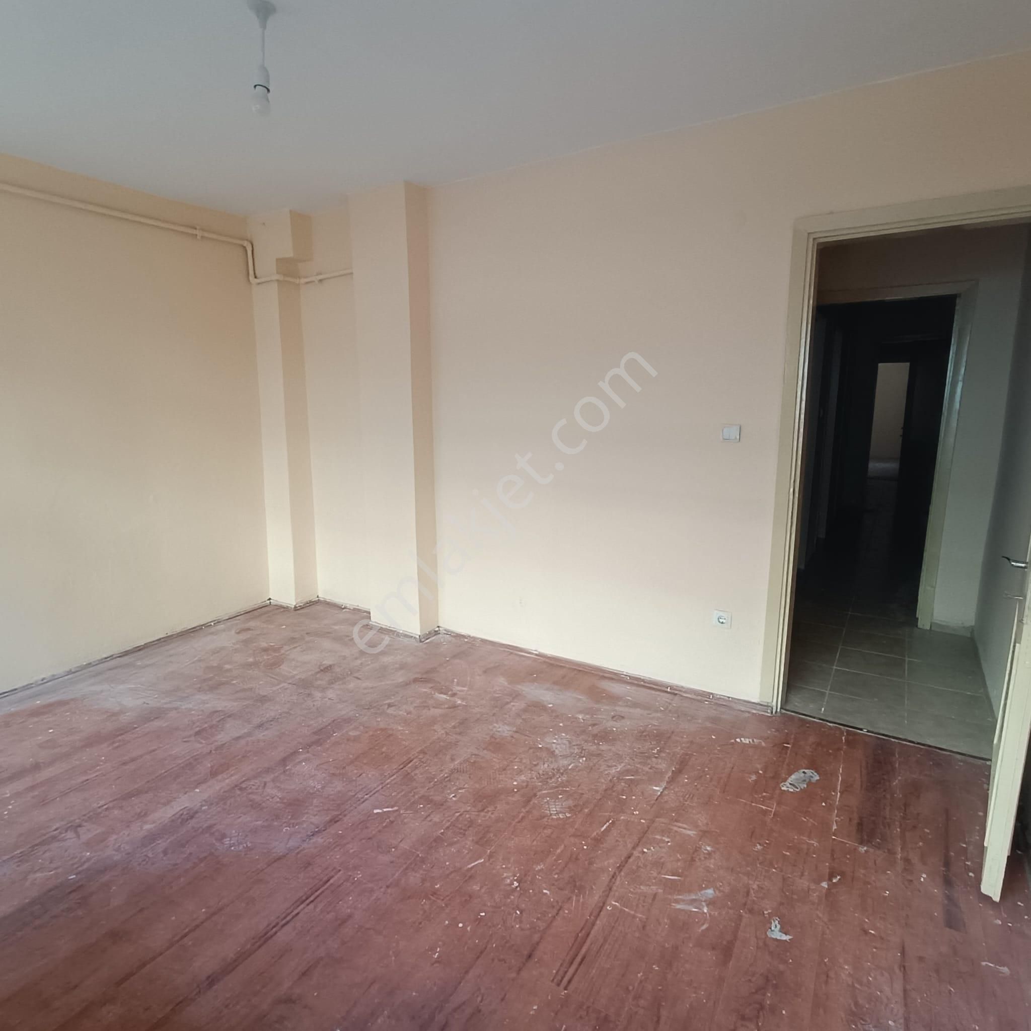 Bayrampaşa Orta Mahalle’de Metroya Yakın, Masrafsız 2+1 Aile Dairesi - Görsel 8