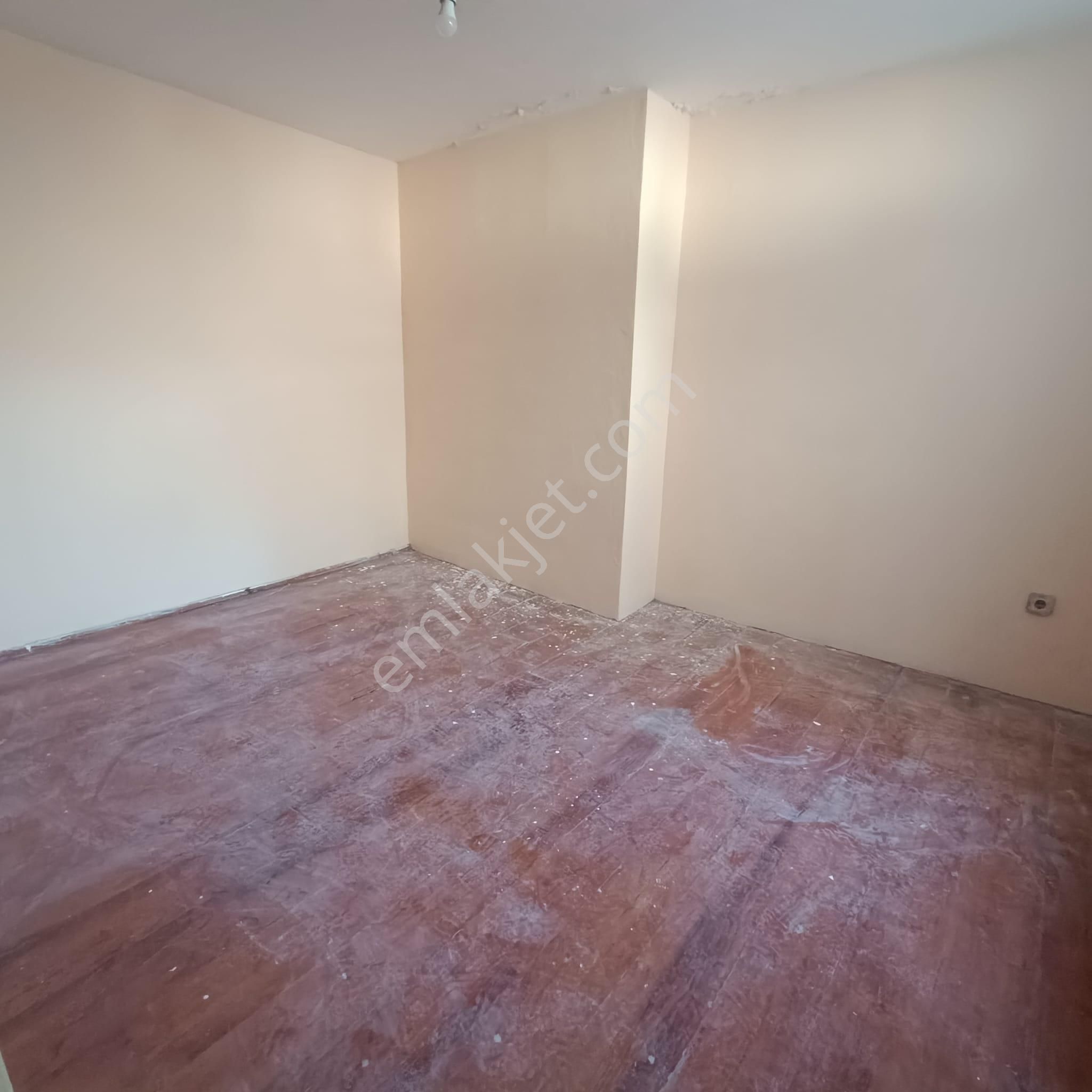 Bayrampaşa Orta Mahalle’de Metroya Yakın, Masrafsız 2+1 Aile Dairesi - Görsel 6