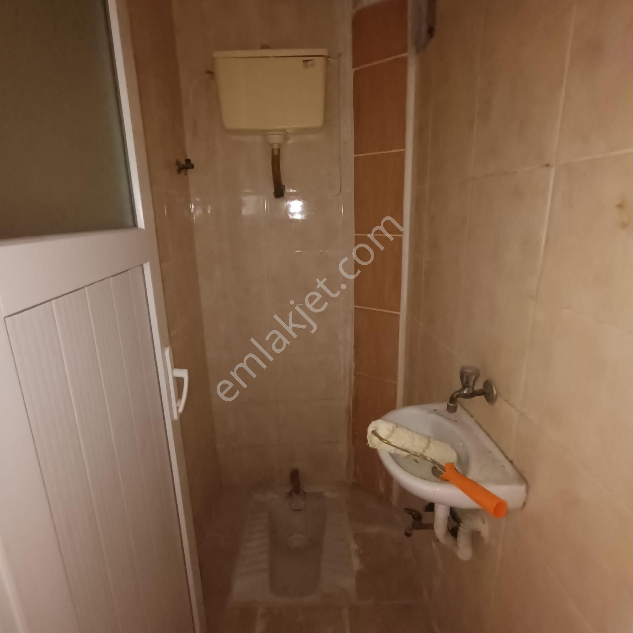 Bayrampaşa Orta Mahalle’de Metroya Yakın, Masrafsız 2+1 Aile Dairesi - Görsel 15