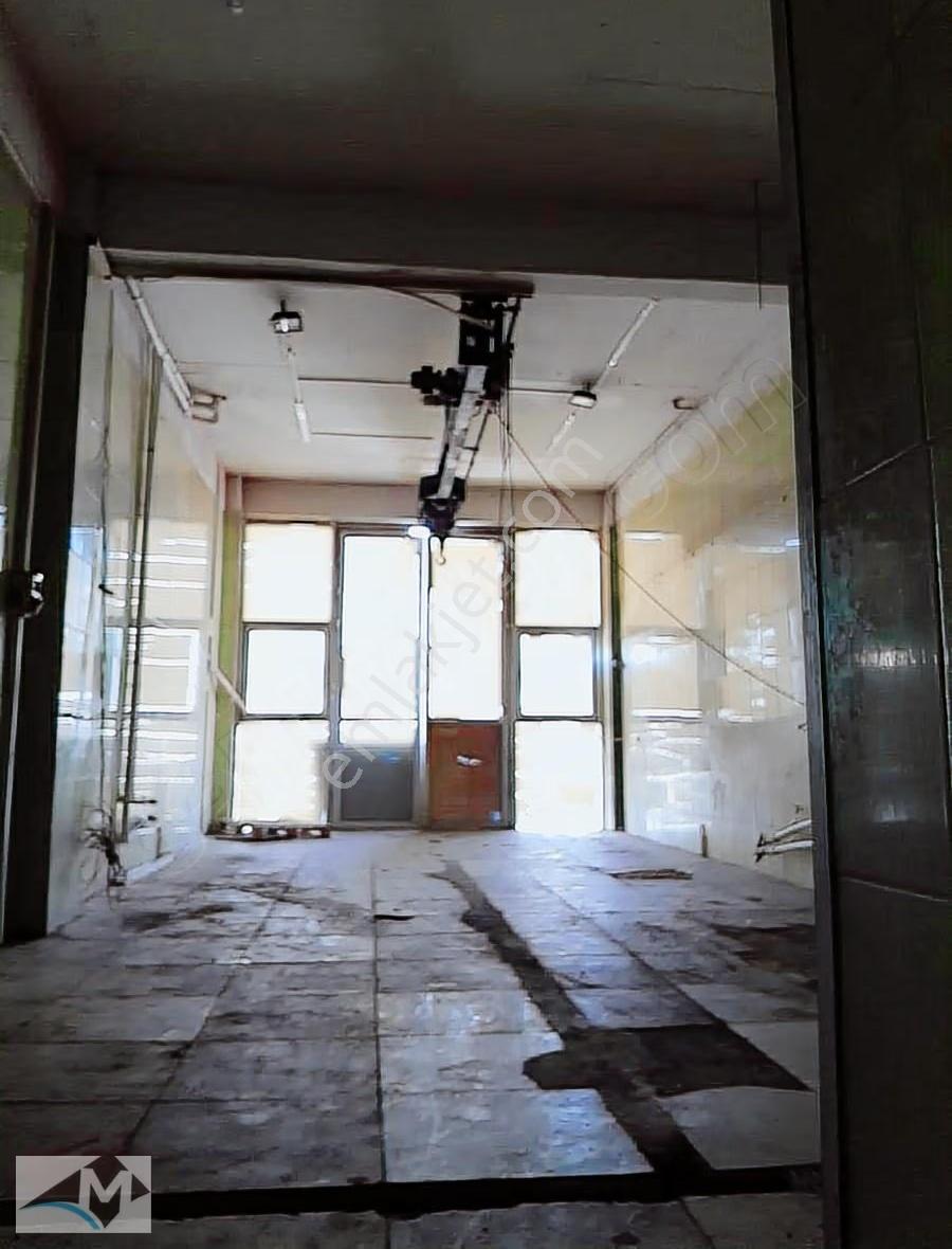 İkitelli Organize Sanayi Bacalı Sanayiye Uygun 300 M2 3 Katlı