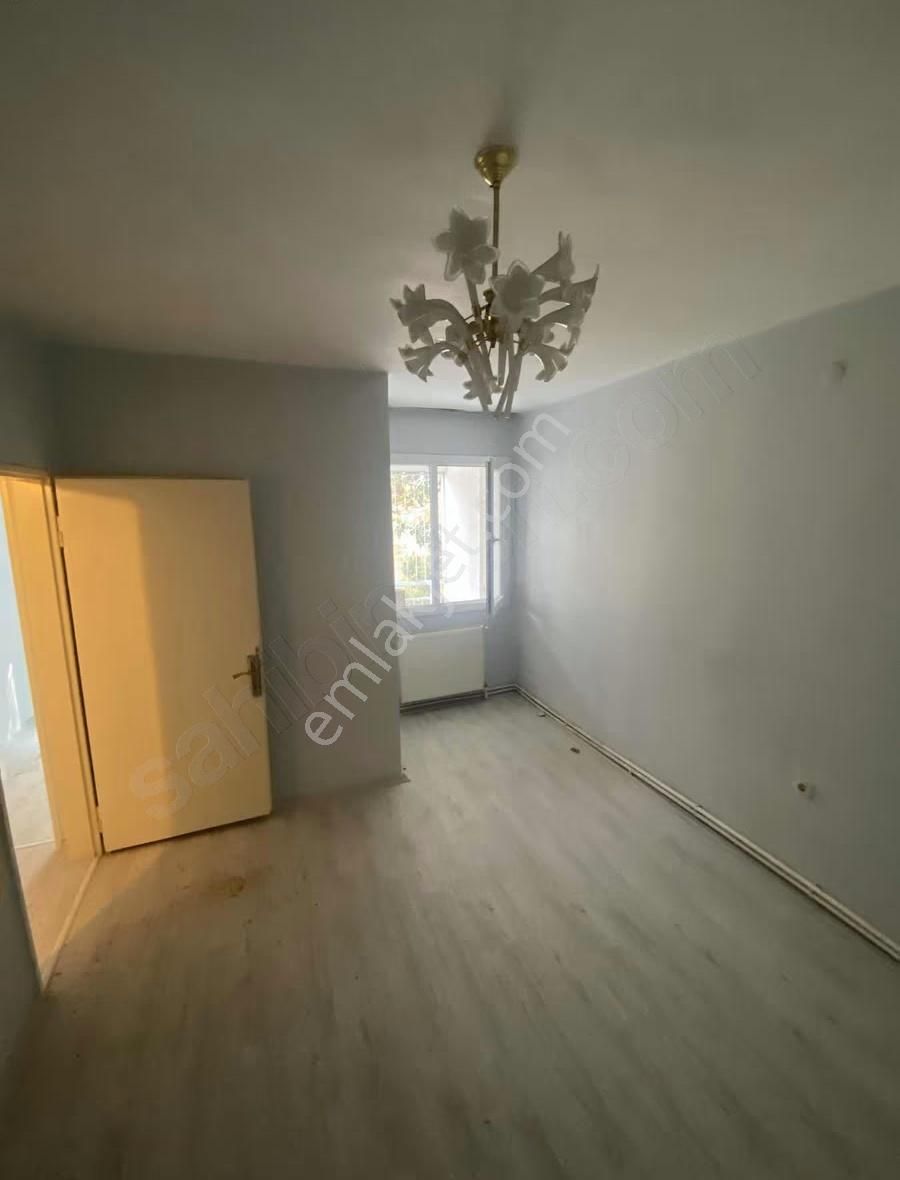 Buraxtan Uçkuyularda Sitede Geniş 3+1 Doğalgazlı Kiralık Daire - Görsel 7