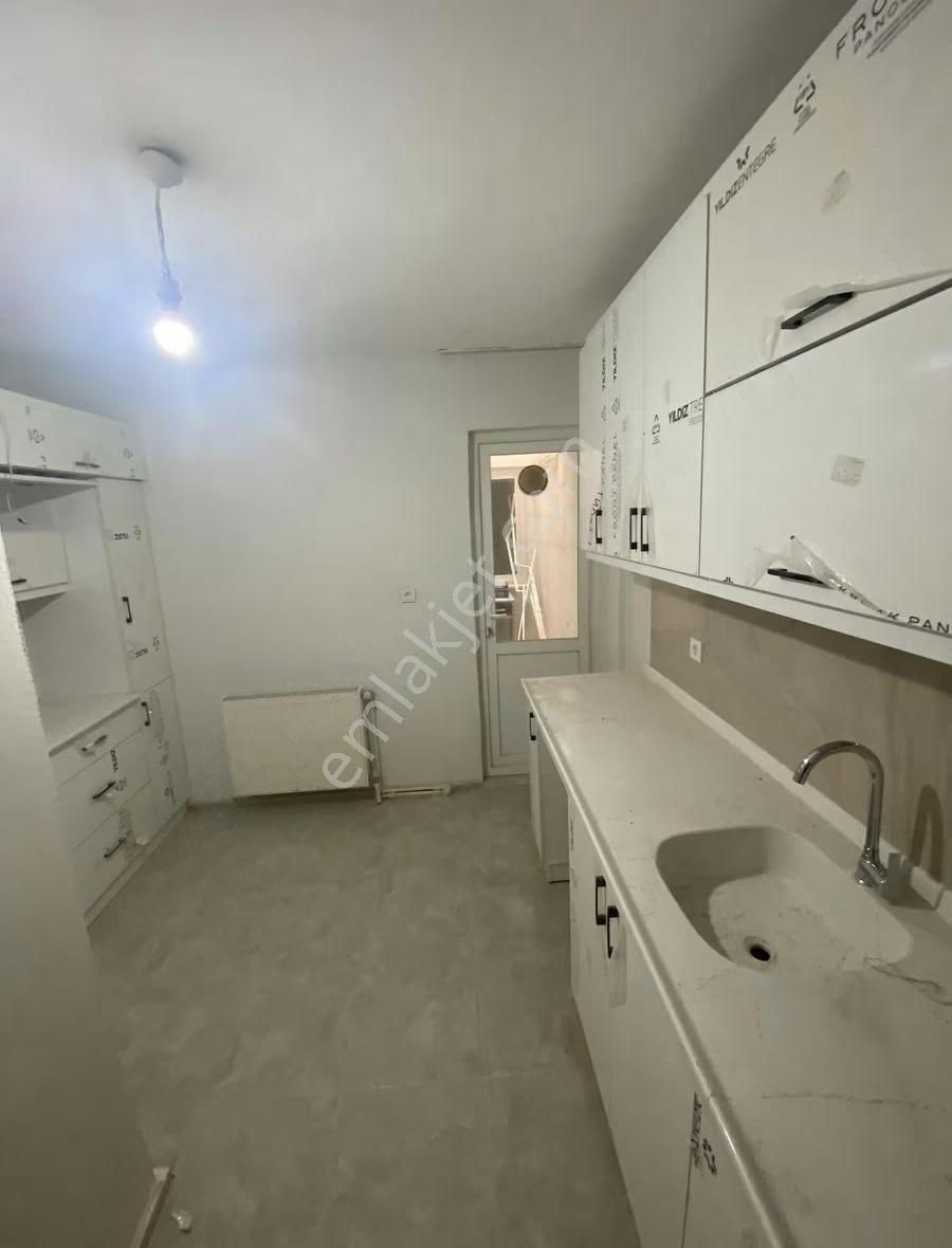 Buraxtan Uçkuyularda Sitede Geniş 3+1 Doğalgazlı Kiralık Daire - Görsel 13