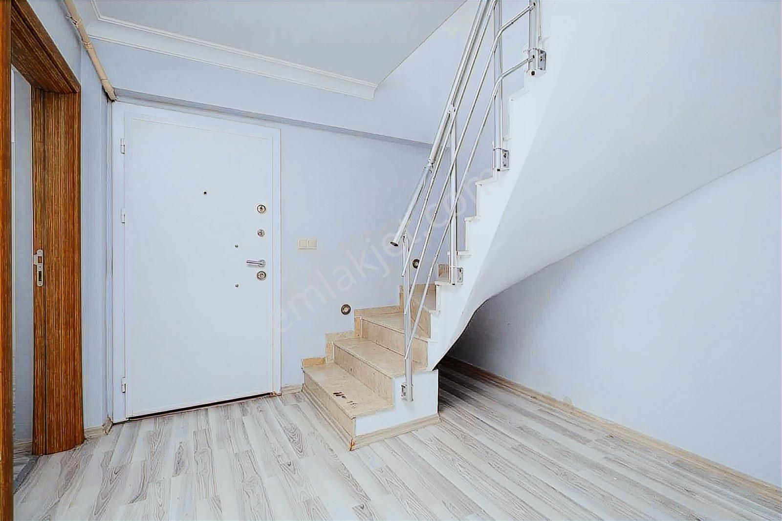 Room Gayrimenkul 5+1 Geniş Aile İçin Uygun Güzel Konumda Dublex - Görsel 17