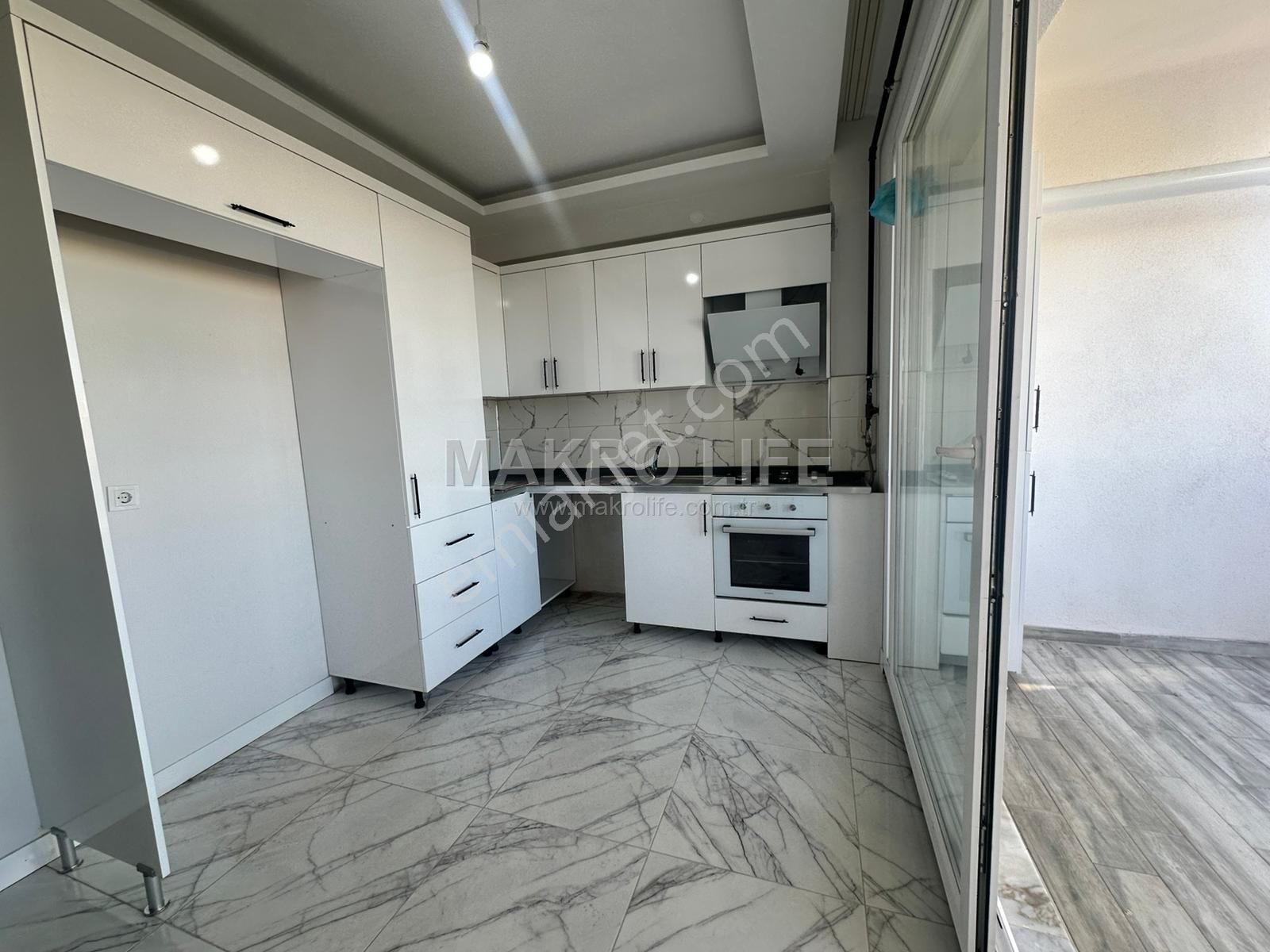 Üçkuyu'da Geniş 2+1 Kiralık Daire - Görsel 2