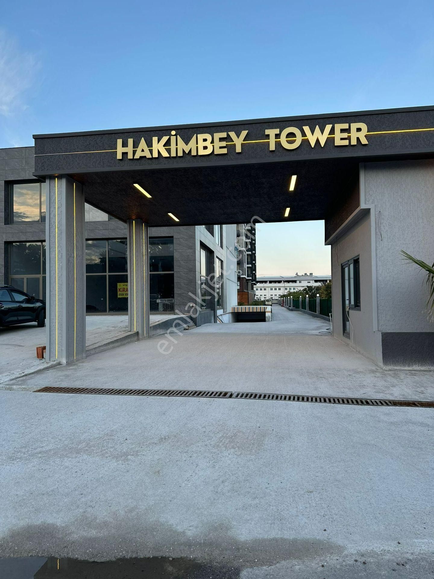 Antalya Havalimanı Karşısı Agora Avm Dibi Sitede Havuzlu Lüx 1+0 Satılık Daire