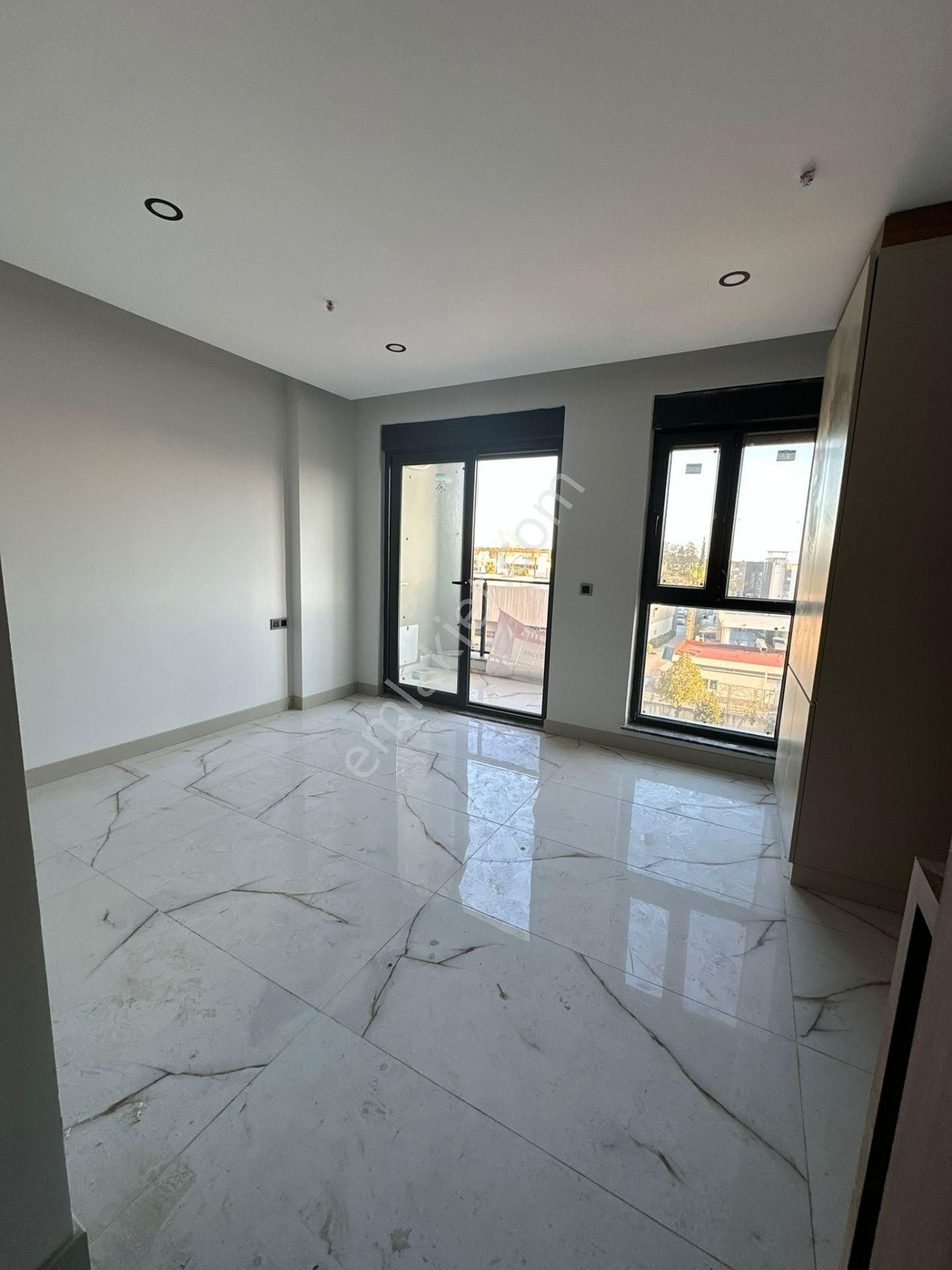 Antalya Havalimanı Karşısı Agora Avm Dibi Sitede Havuzlu Lüx 1+0 Satılık Daire - Görsel 11