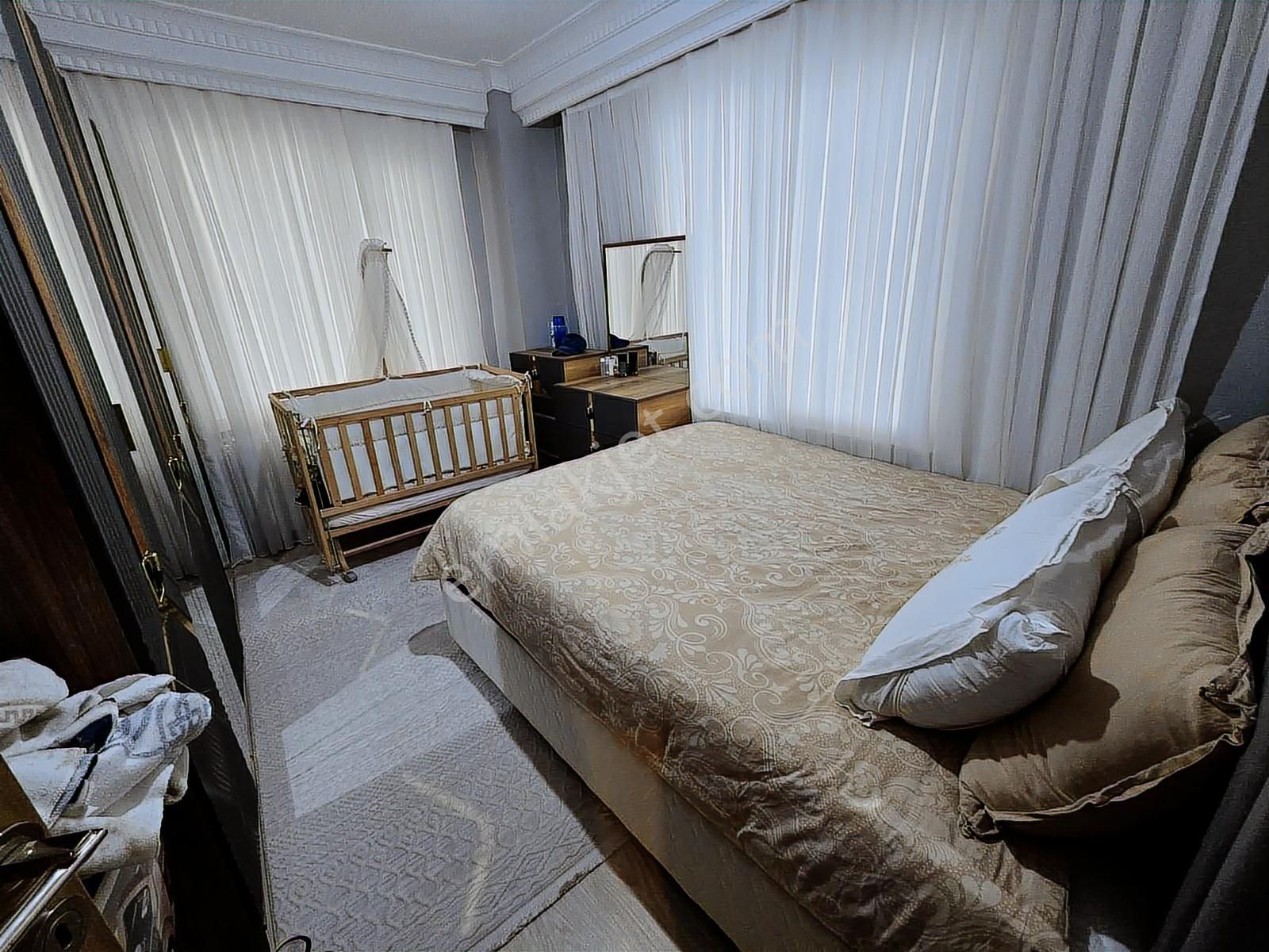 Mimar Yapıdan Meydanda Satılık 2+1 İskanlı Y.giriş - Görsel 6