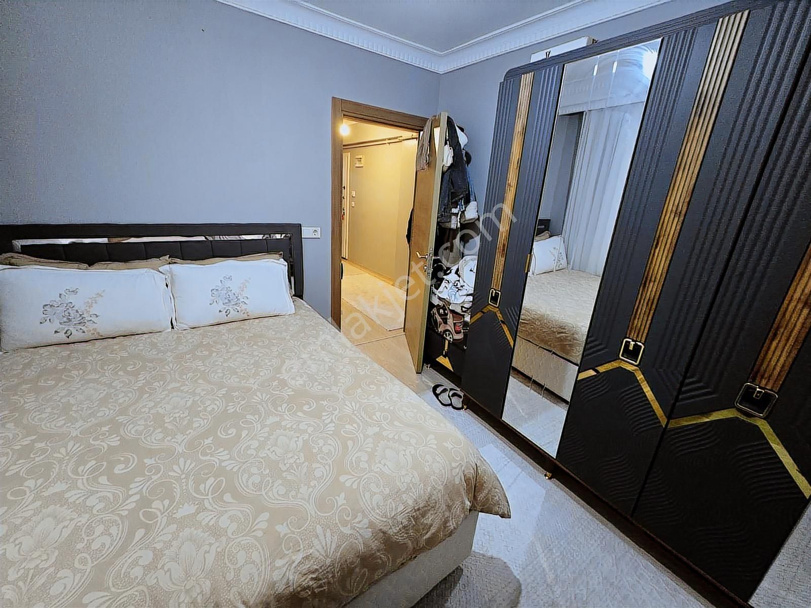 Mimar Yapıdan Meydanda Satılık 2+1 İskanlı Y.giriş - Görsel 8