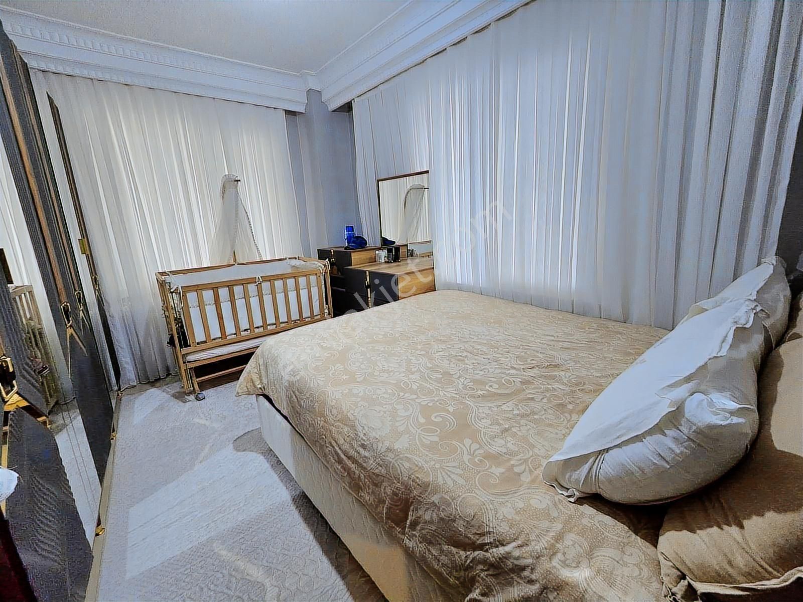 Mimar Yapıdan Meydanda Satılık 2+1 İskanlı Y.giriş - Görsel 12