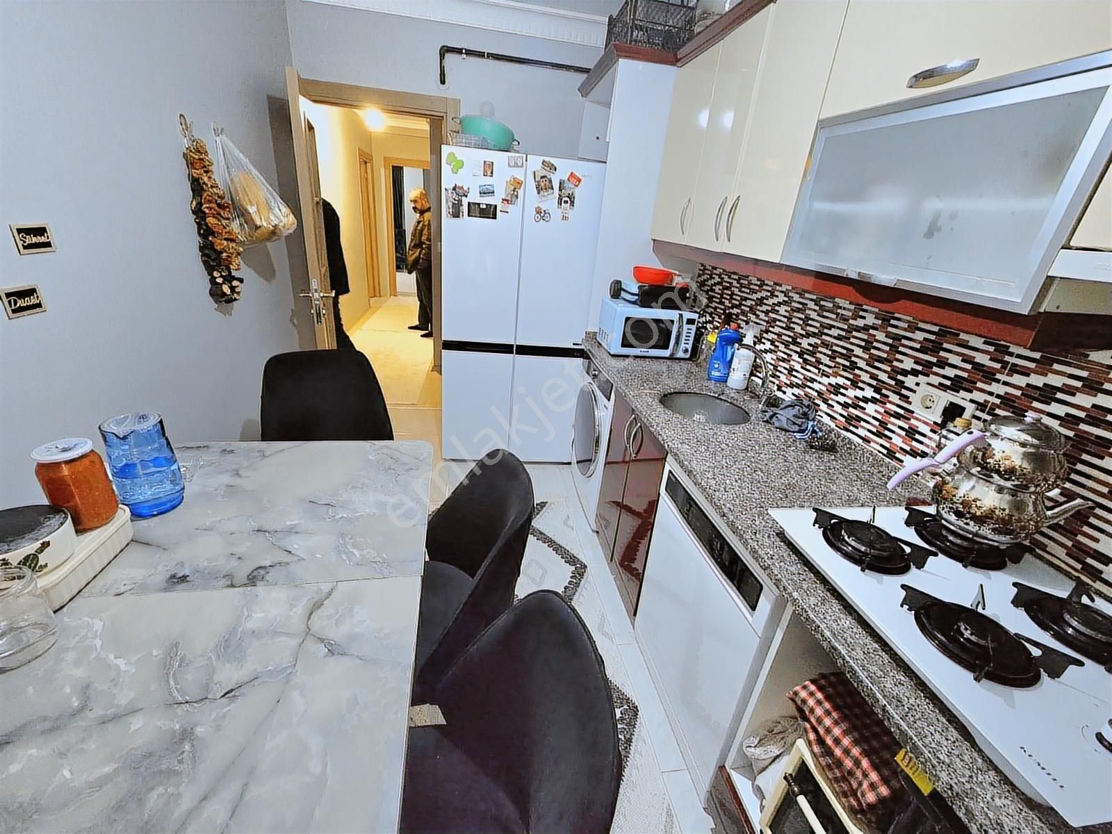 Mimar Yapıdan Meydanda Satılık 2+1 İskanlı Y.giriş - Görsel 9