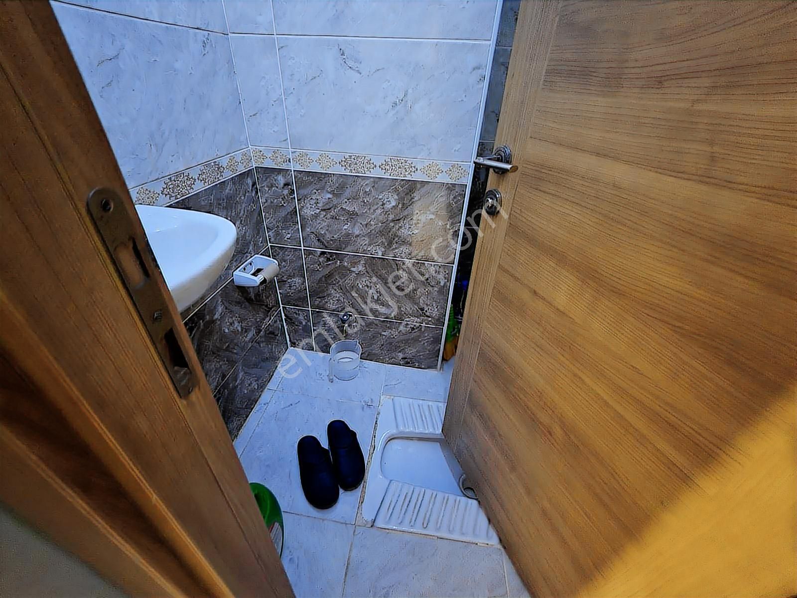 Mimar Yapıdan Meydanda Satılık 2+1 İskanlı Y.giriş - Görsel 3