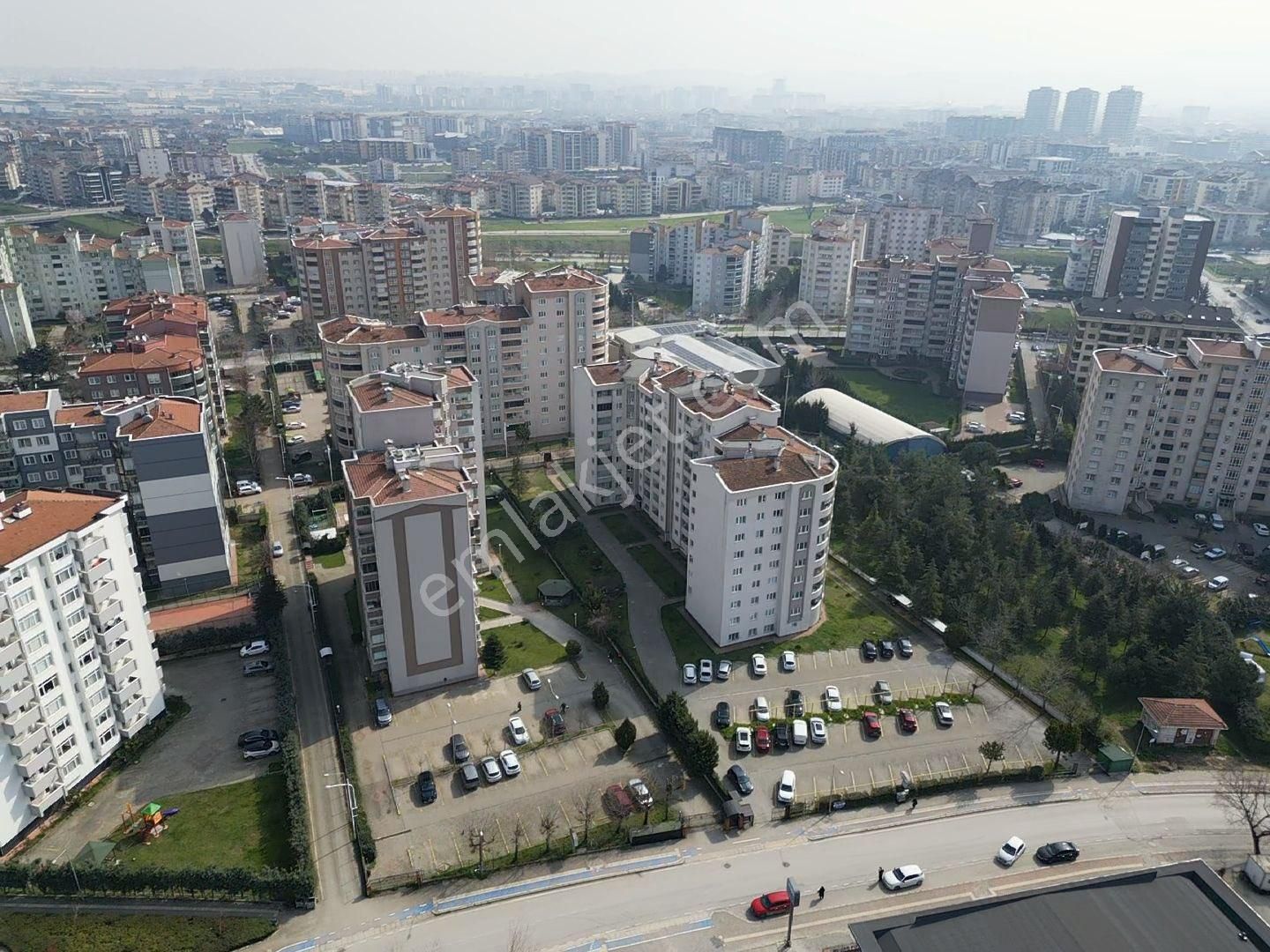 Elfi'den Yüzüncüyıl Mh. Merkez Kent Sitesi 4+1 Satılık Daire