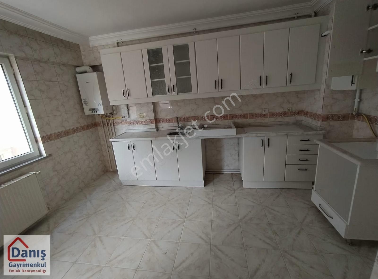Kısıklıda Ferah Cadde Girişinde Kaliteli Sokakta Lüks 3+1 155m2 - Görsel 5