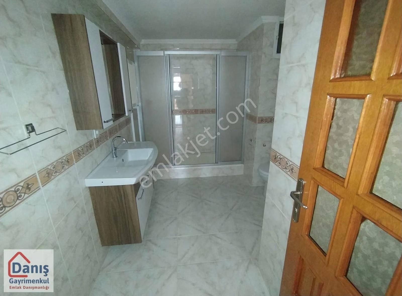 Kısıklıda Ferah Cadde Girişinde Kaliteli Sokakta Lüks 3+1 155m2 - Görsel 12