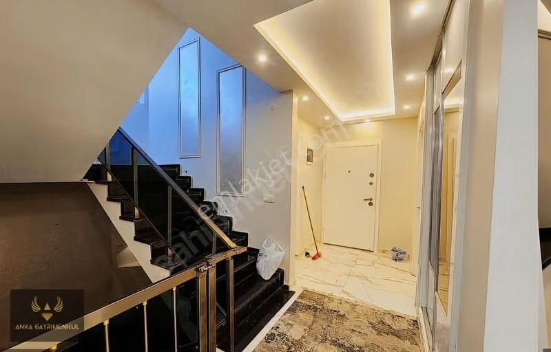 Silivri De Denize Yakın Lüks Havuzlu Sitede Eşyalı Villa - Görsel 14