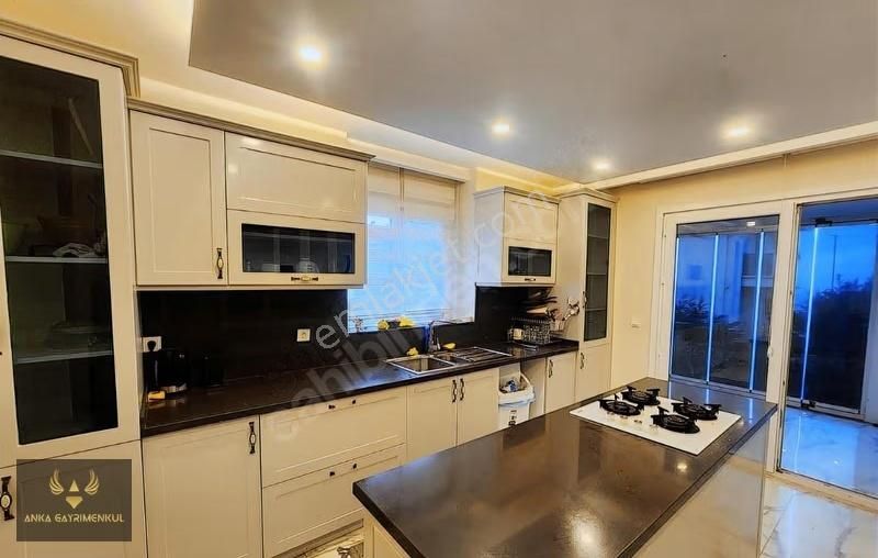 Silivri De Denize Yakın Lüks Havuzlu Sitede Eşyalı Villa - Görsel 13