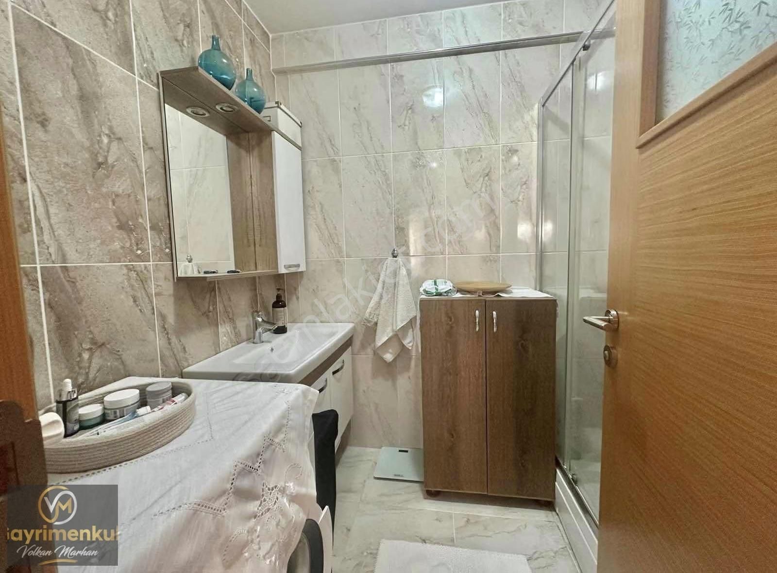 Üsküdar Çengelköy Mükkemmel Konum Genç Bina 2+1 - Görsel 20