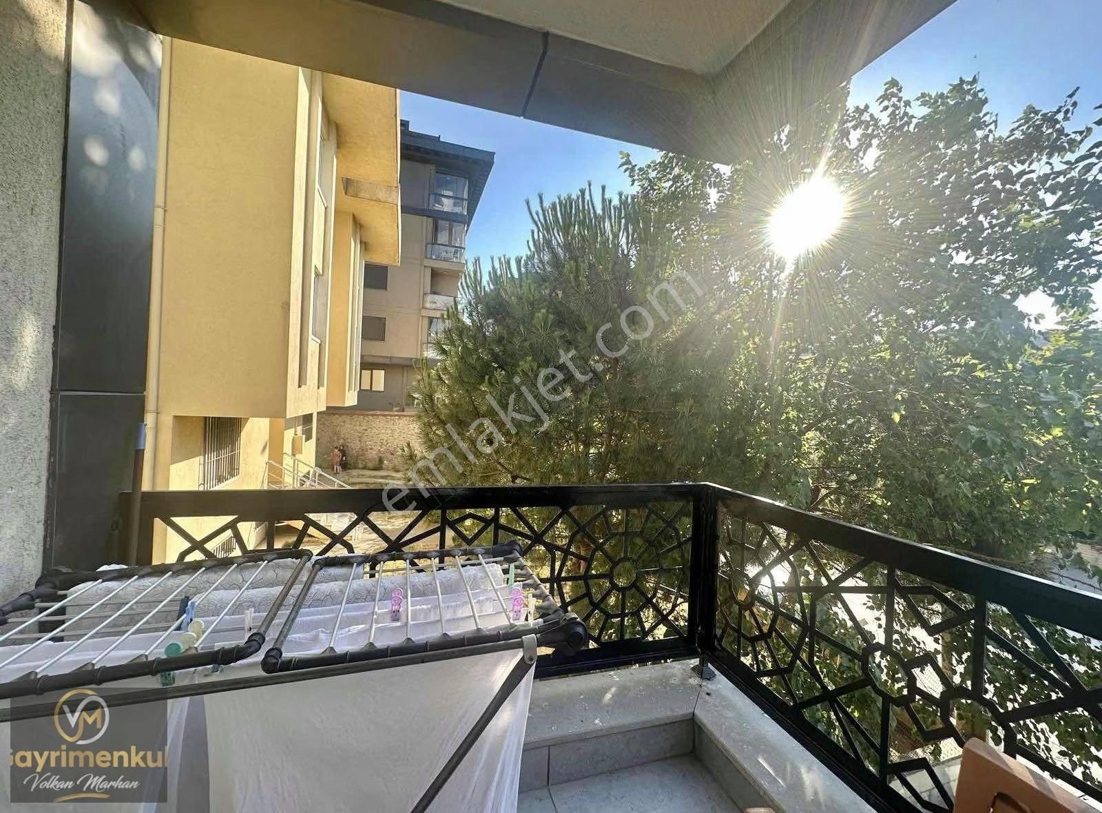 Üsküdar Çengelköy Mükkemmel Konum Genç Bina 2+1 - Görsel 4