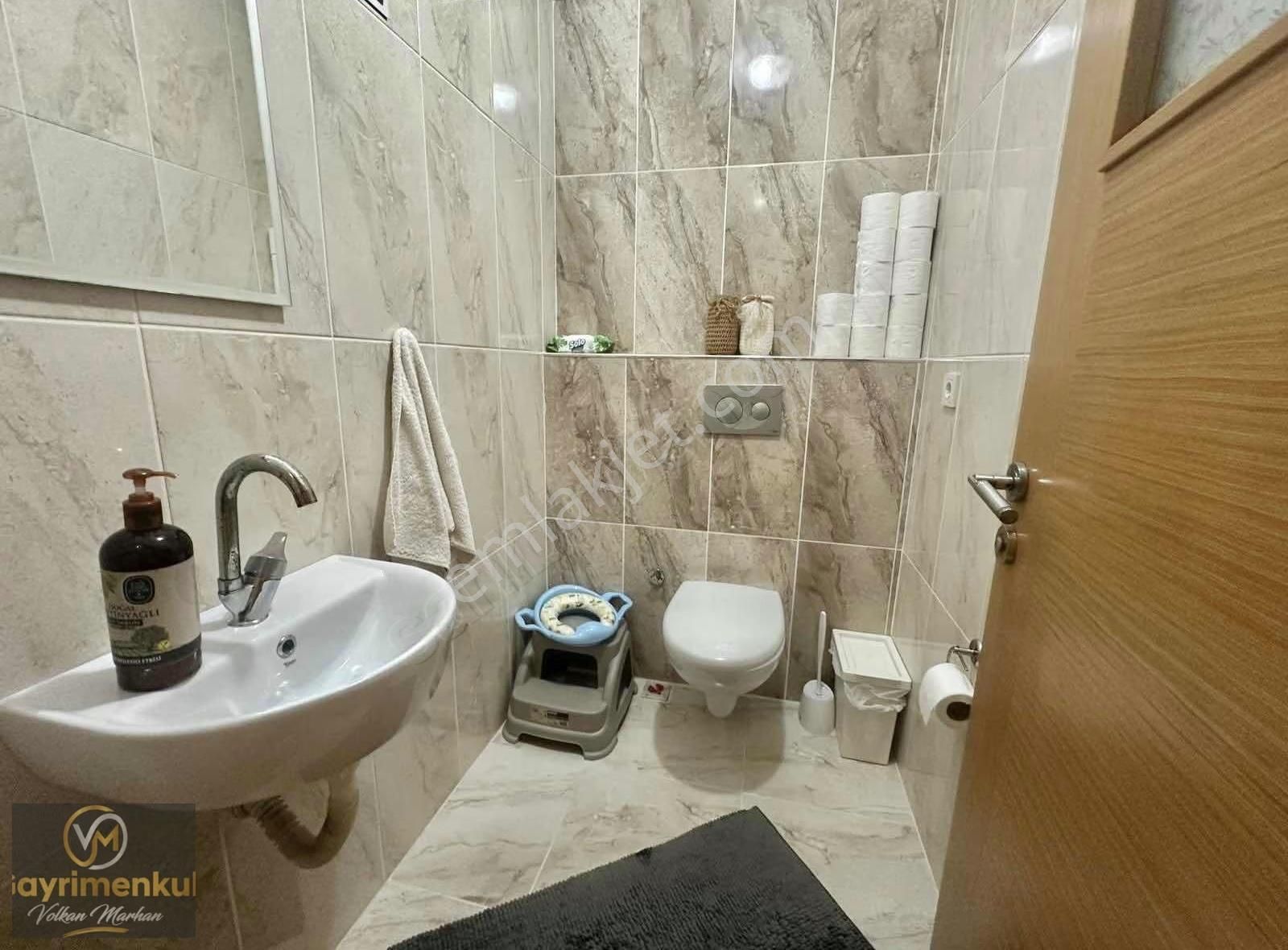 Üsküdar Çengelköy Mükkemmel Konum Genç Bina 2+1 - Görsel 5