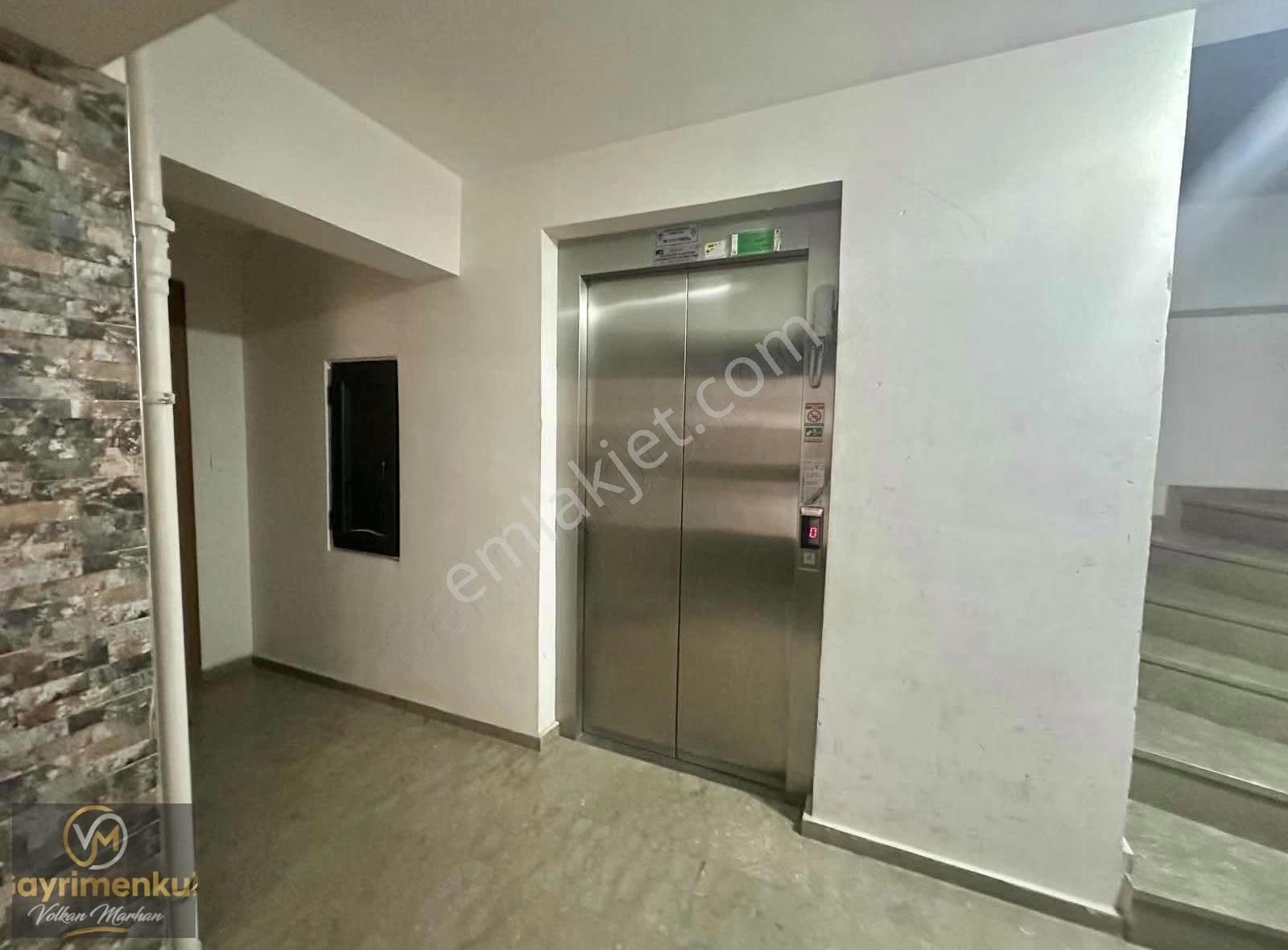 Üsküdar Çengelköy Mükkemmel Konum Genç Bina 2+1 - Görsel 9