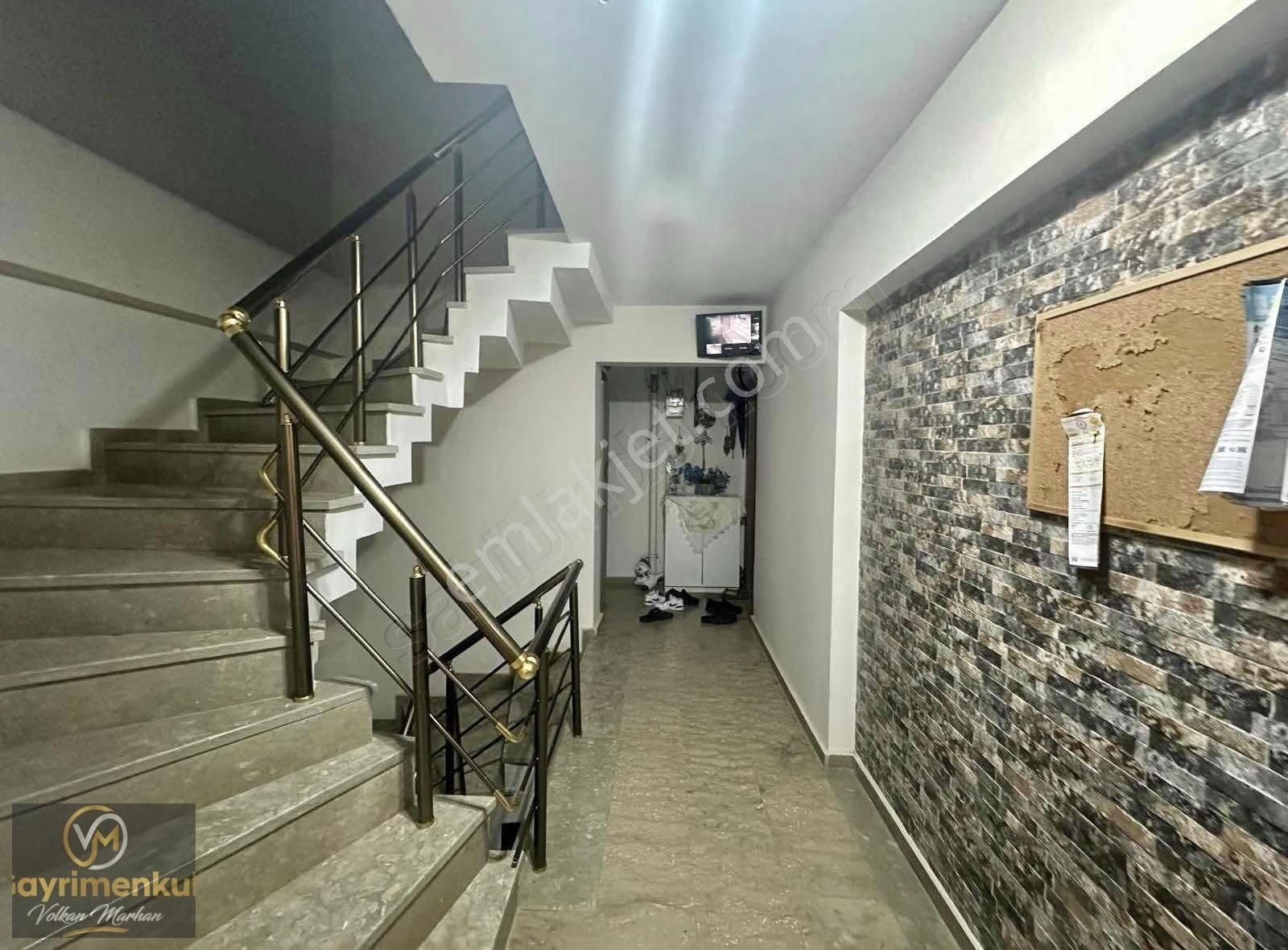 Üsküdar Çengelköy Mükkemmel Konum Genç Bina 2+1 - Görsel 8