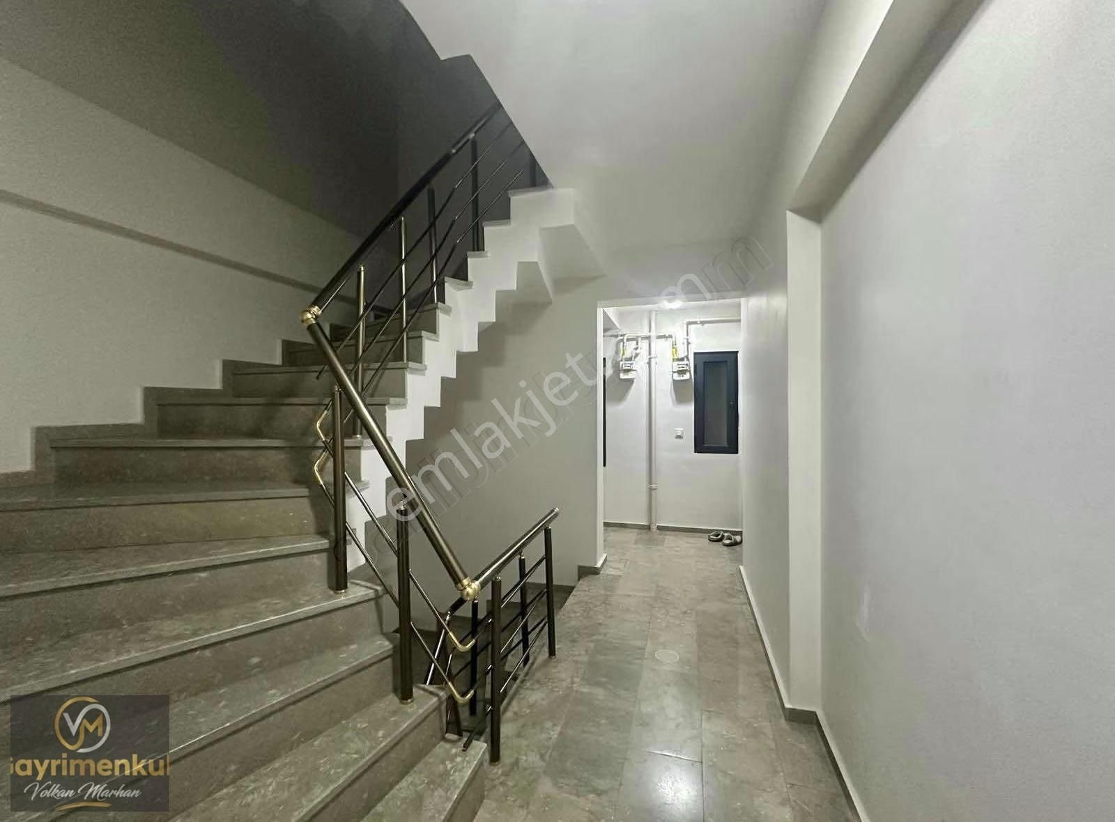 Üsküdar Çengelköy Mükkemmel Konum Genç Bina 2+1 - Görsel 13