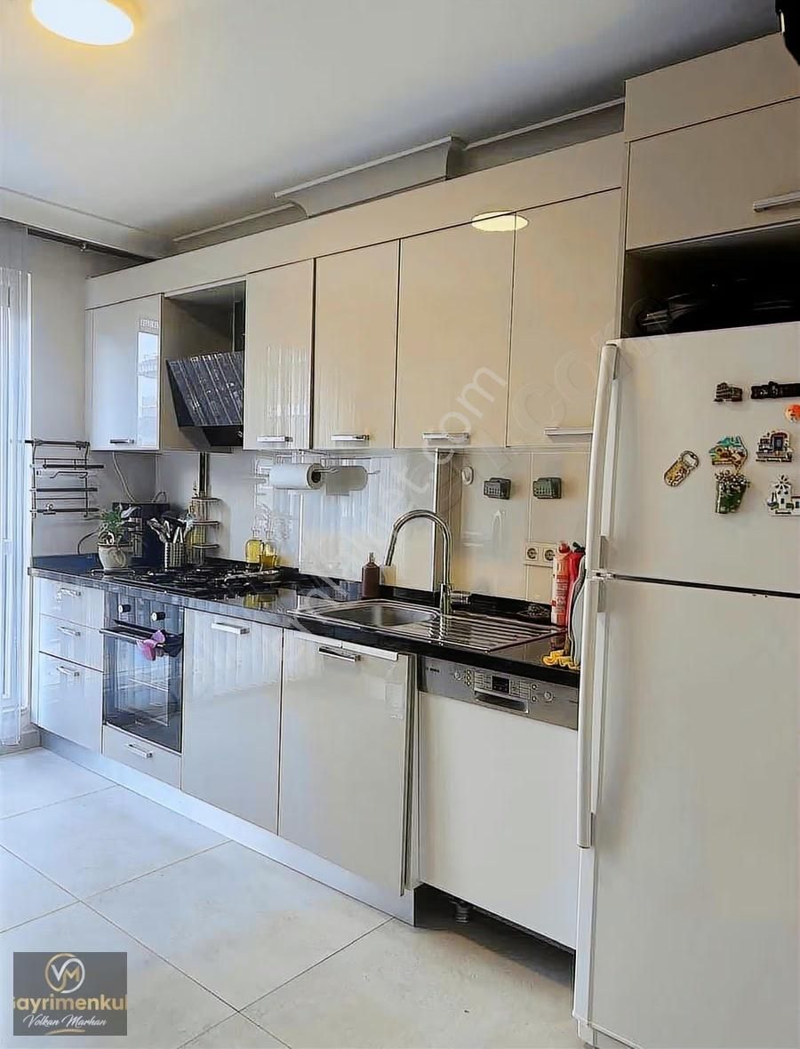 Çengelköy Bahçelievlerde Genç Binada Satılık 3+1 Daire - Görsel 3