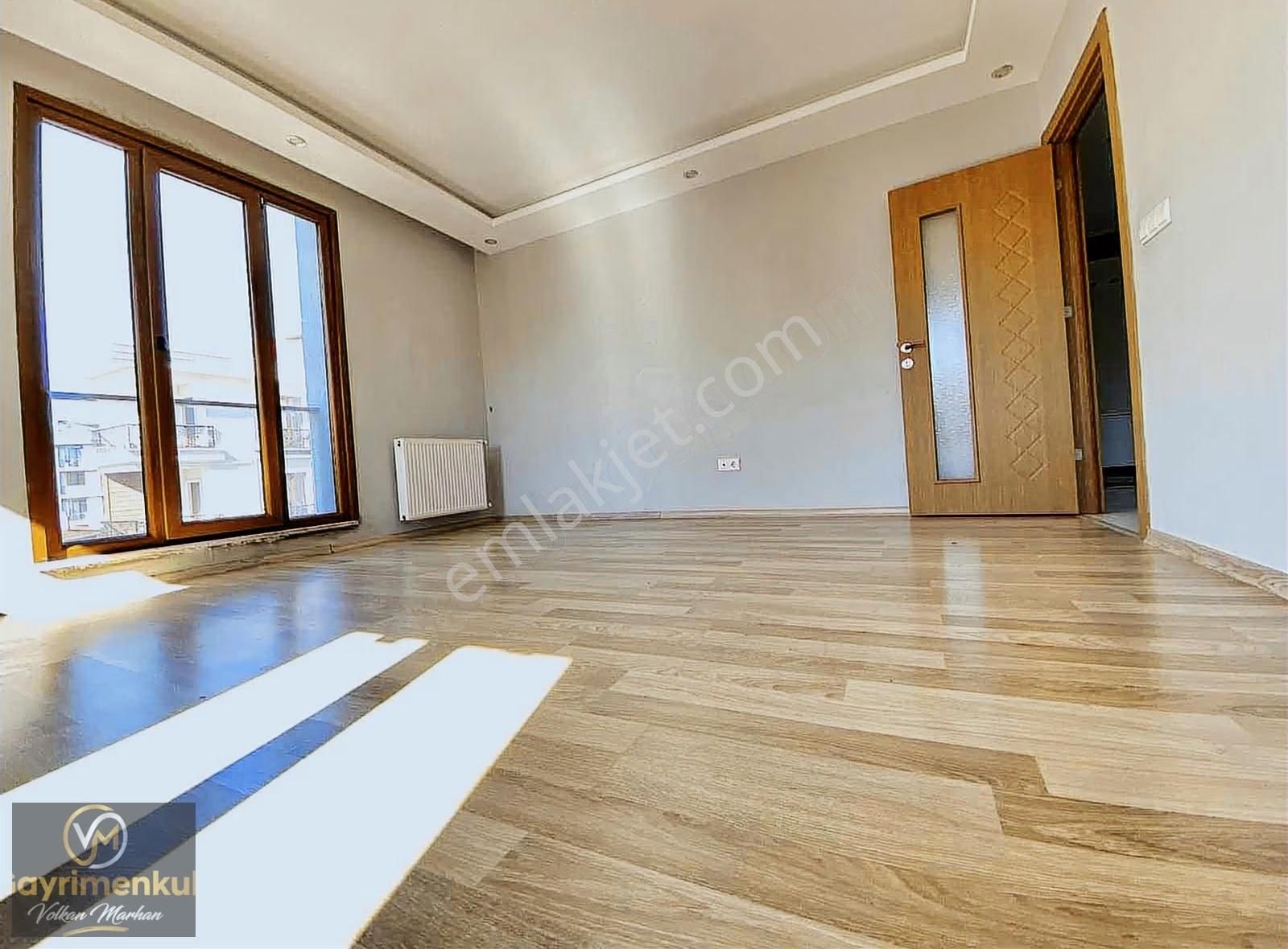 Çekmeköy Çatalmeşe Mh Satılık İskanlı 2+1 85 M'2 Ara Kat Daire - Görsel 23