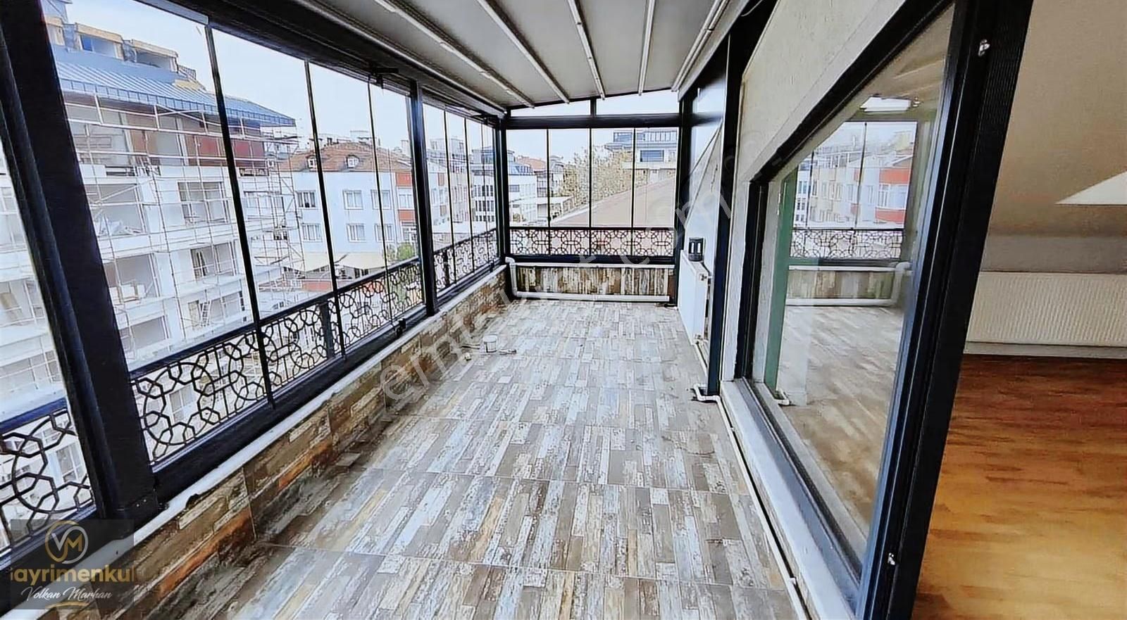 Çengelköy Bahçelievler'de Boğaz Manzaralı Satılık Çatı Dubleksi - Görsel 24