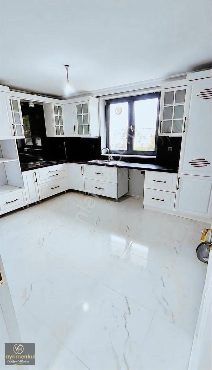 Çengelköy Bahçelievler'de Boğaz Manzaralı Satılık Çatı Dubleksi - Görsel 11