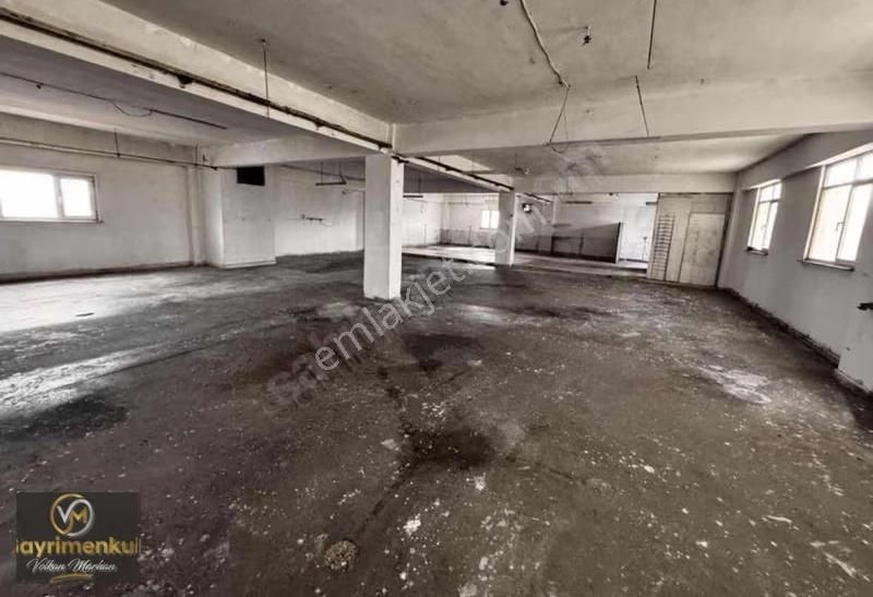 Pendik Velibaba Sanayi Mh 800m2 İmalathane & Depo