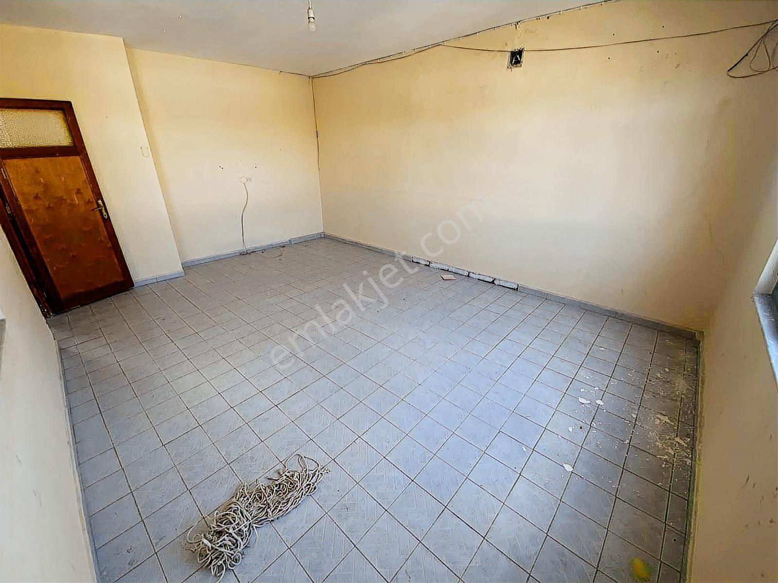 Yüreğır İlim Yoluna Yakın 3 Katlı Bahçeli Satılık - Görsel 20