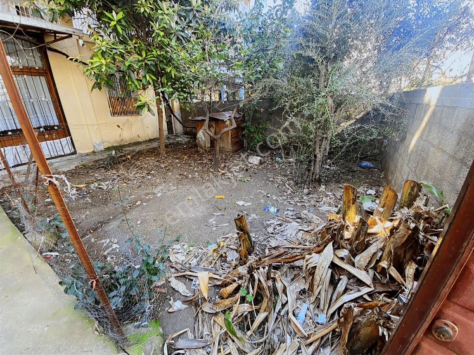 Yüreğır İlim Yoluna Yakın 3 Katlı Bahçeli Satılık - Görsel 13